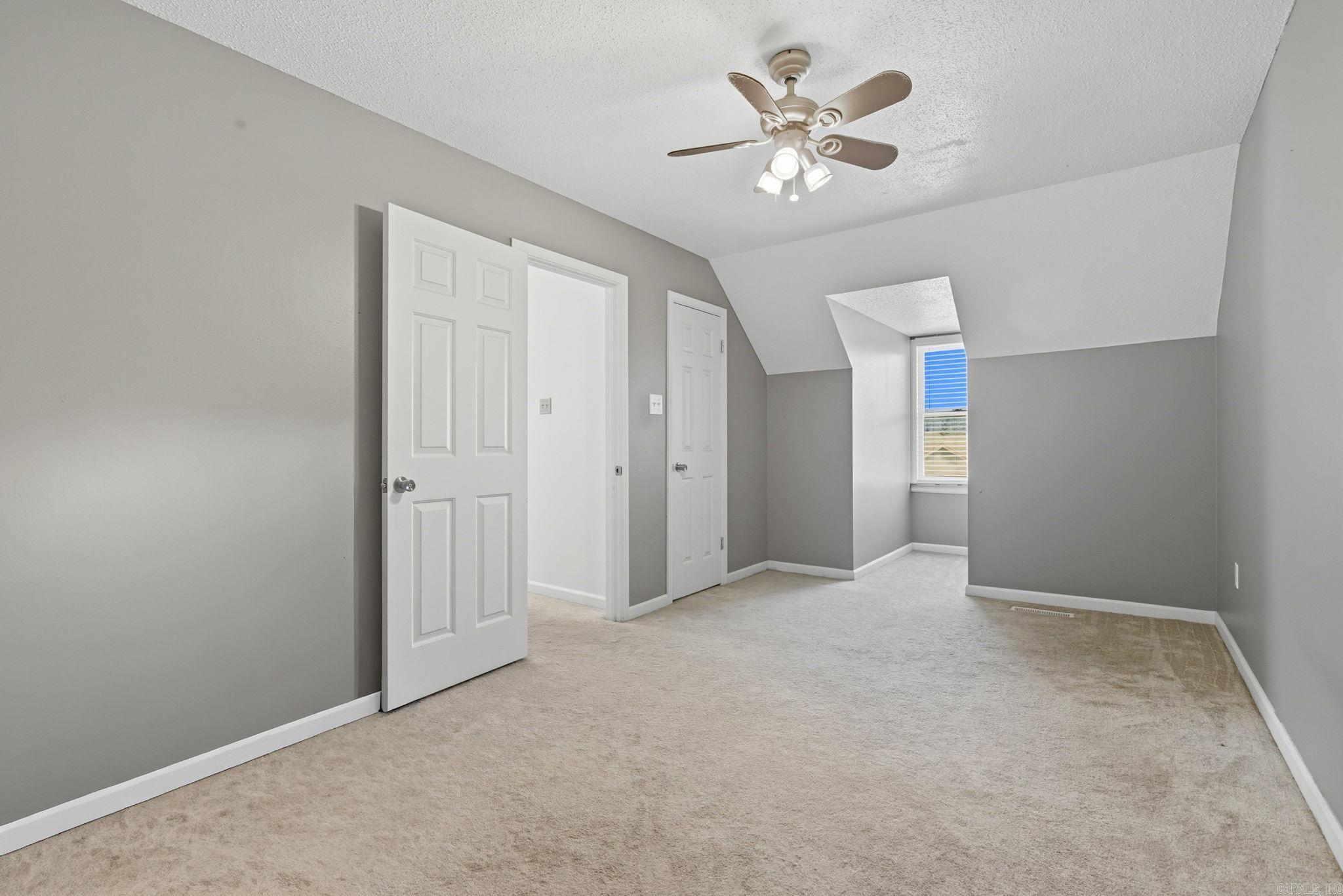 14 White Oak Circle Property Photo 34
