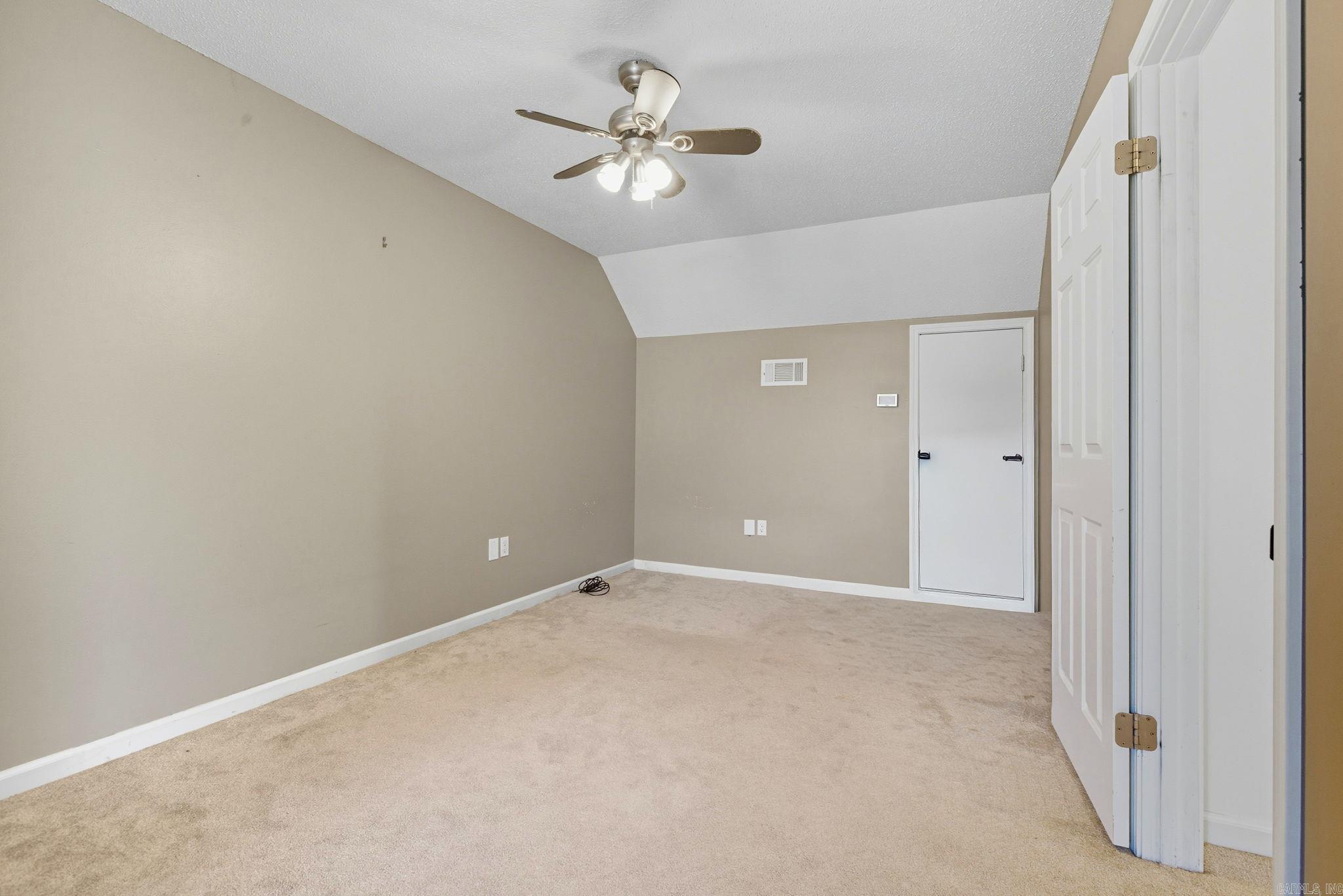 14 White Oak Circle Property Photo 35