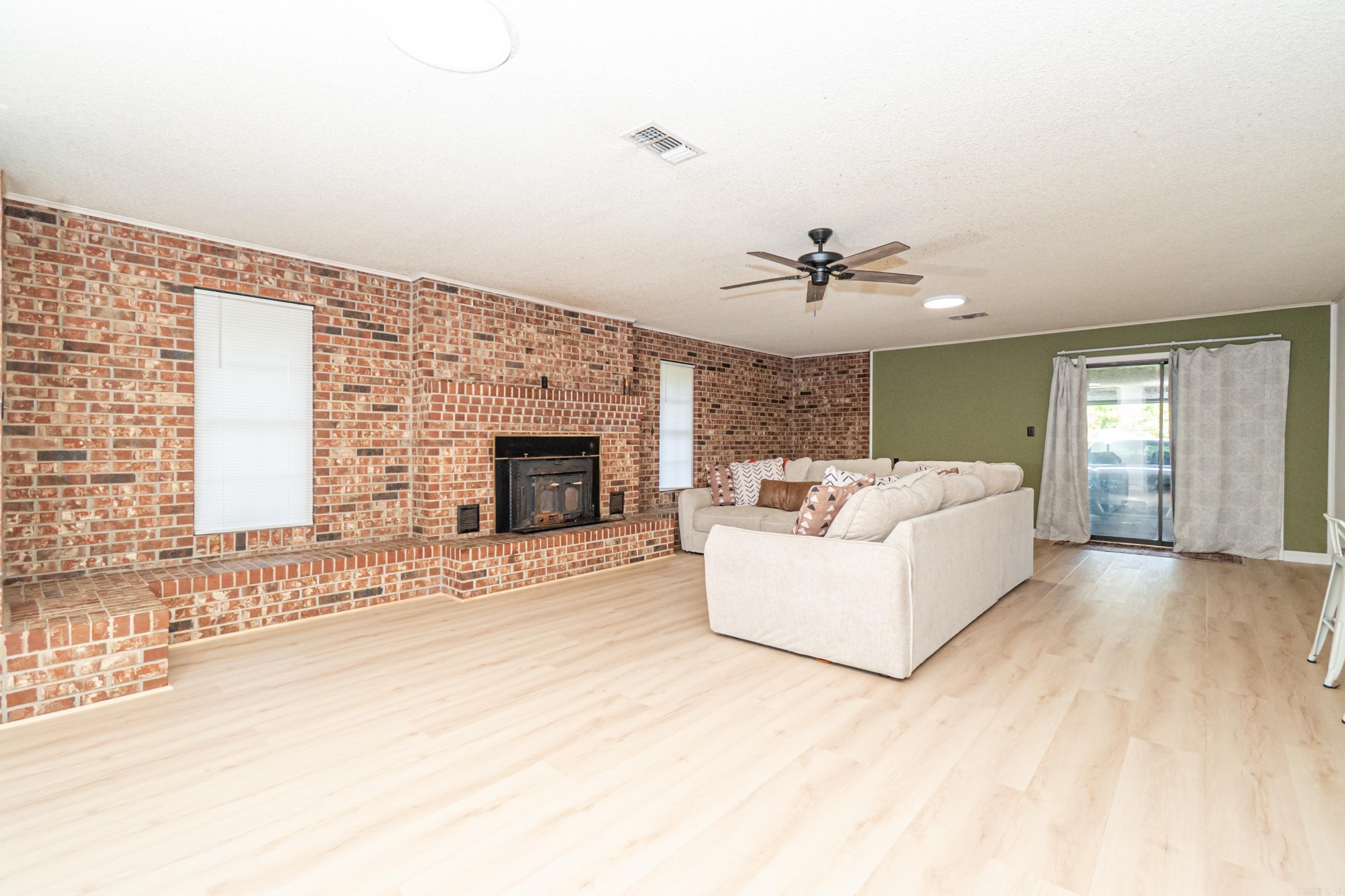 117 Vestal Loop Property Photo 6