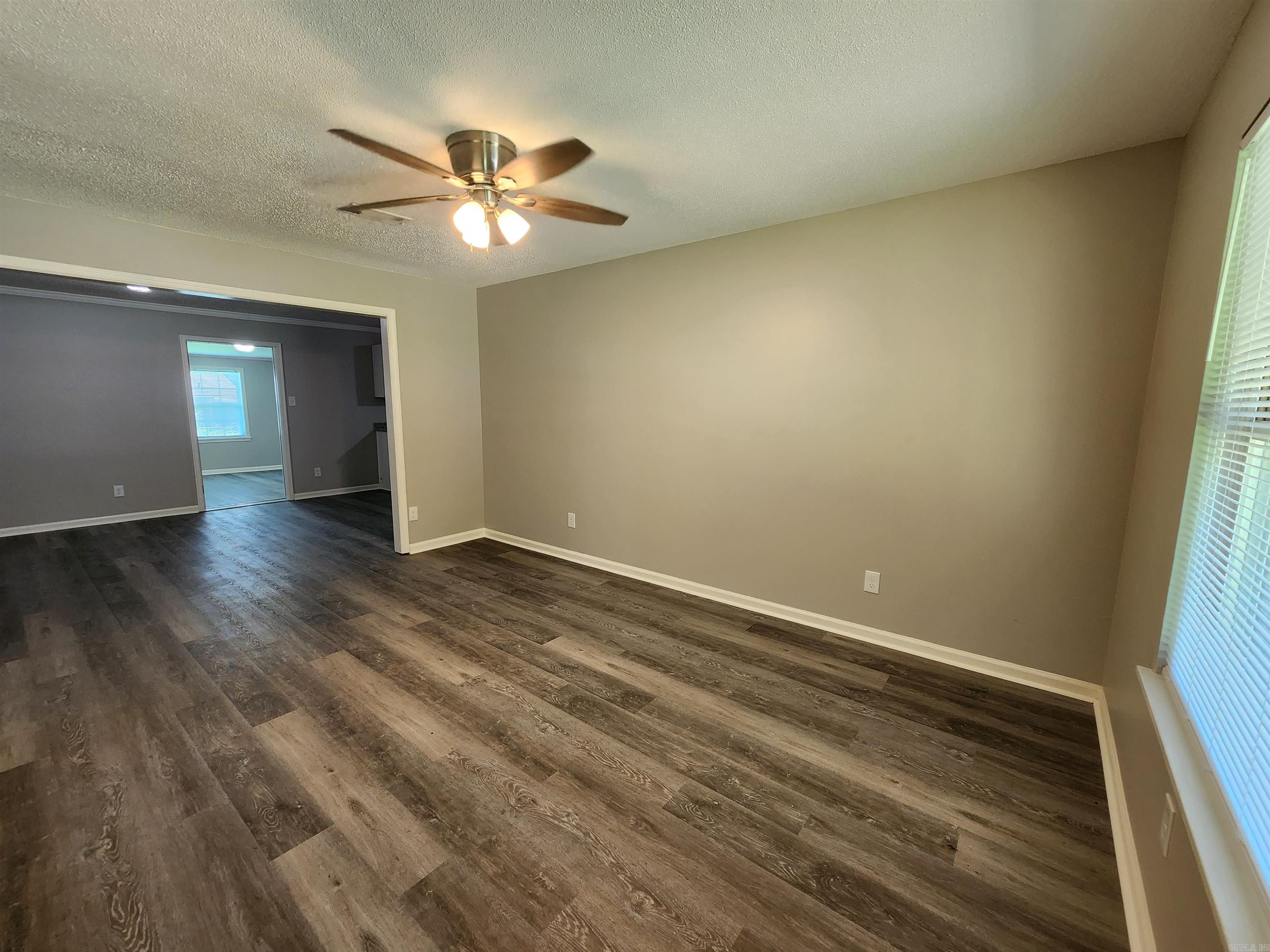 10 Cherryridge Place Property Photo 6