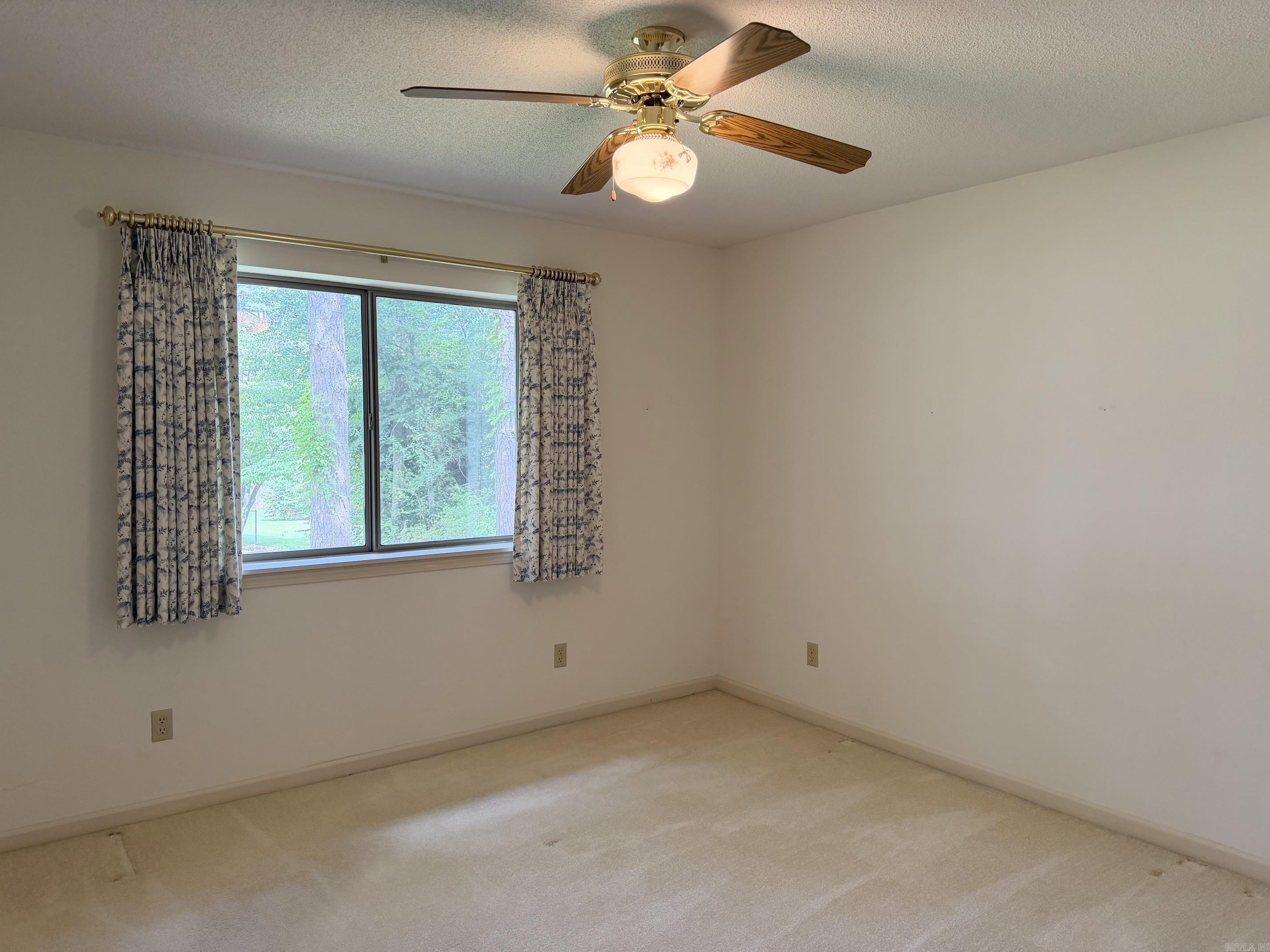 917 Dogwood Ln Property Photo 31