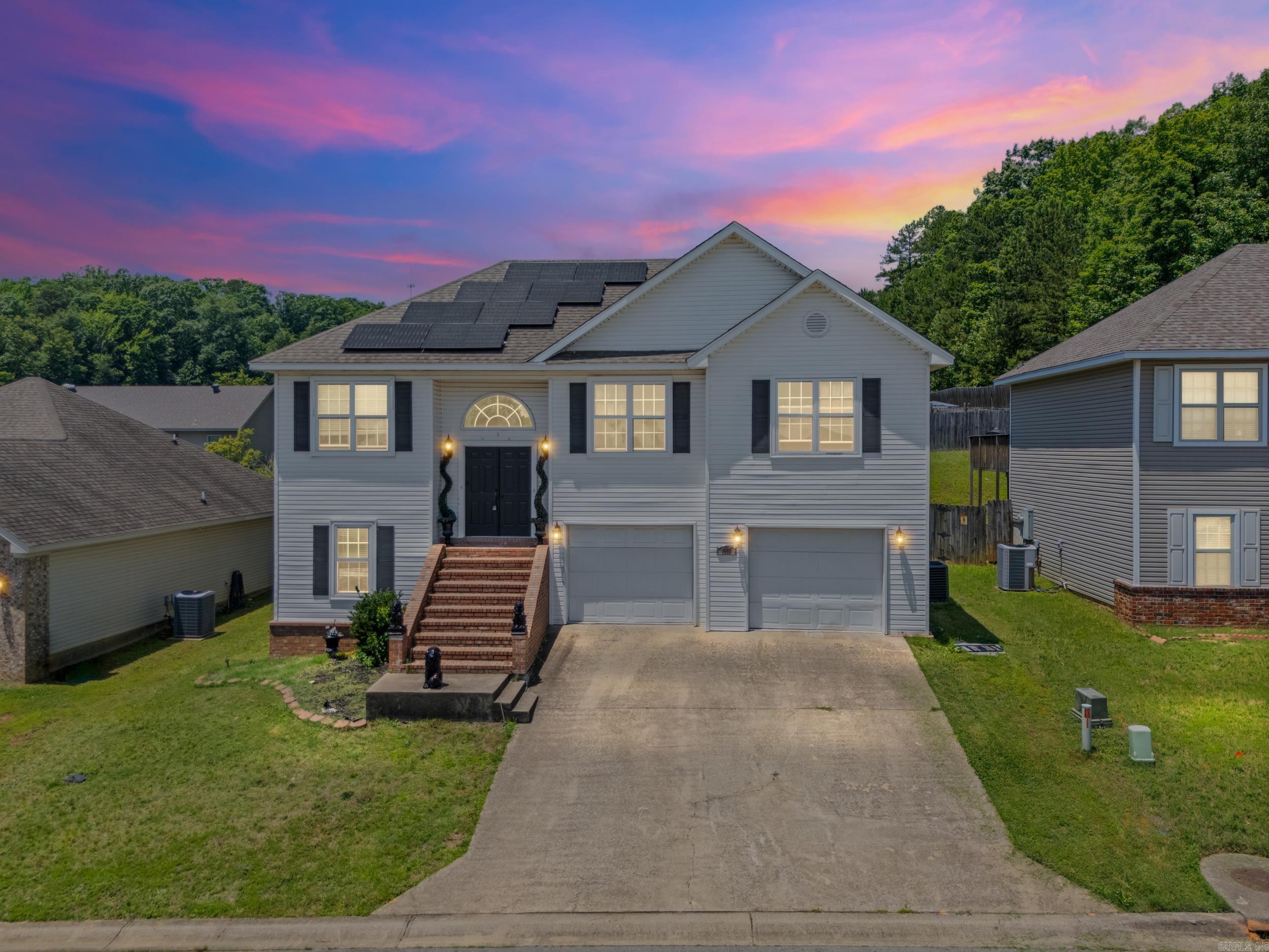 1007 Clinton Court Property Photo 1