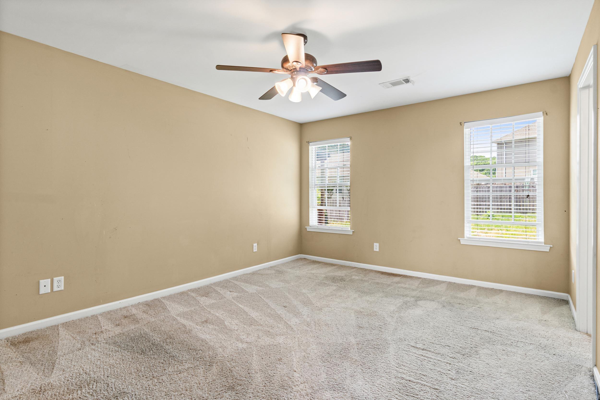 1007 Clinton Court Property Photo 11