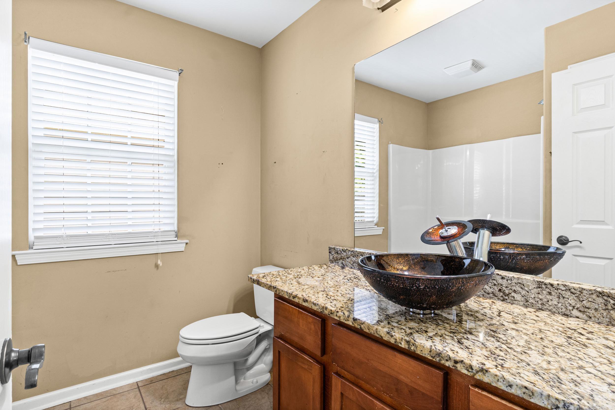 1007 Clinton Court Property Photo 13