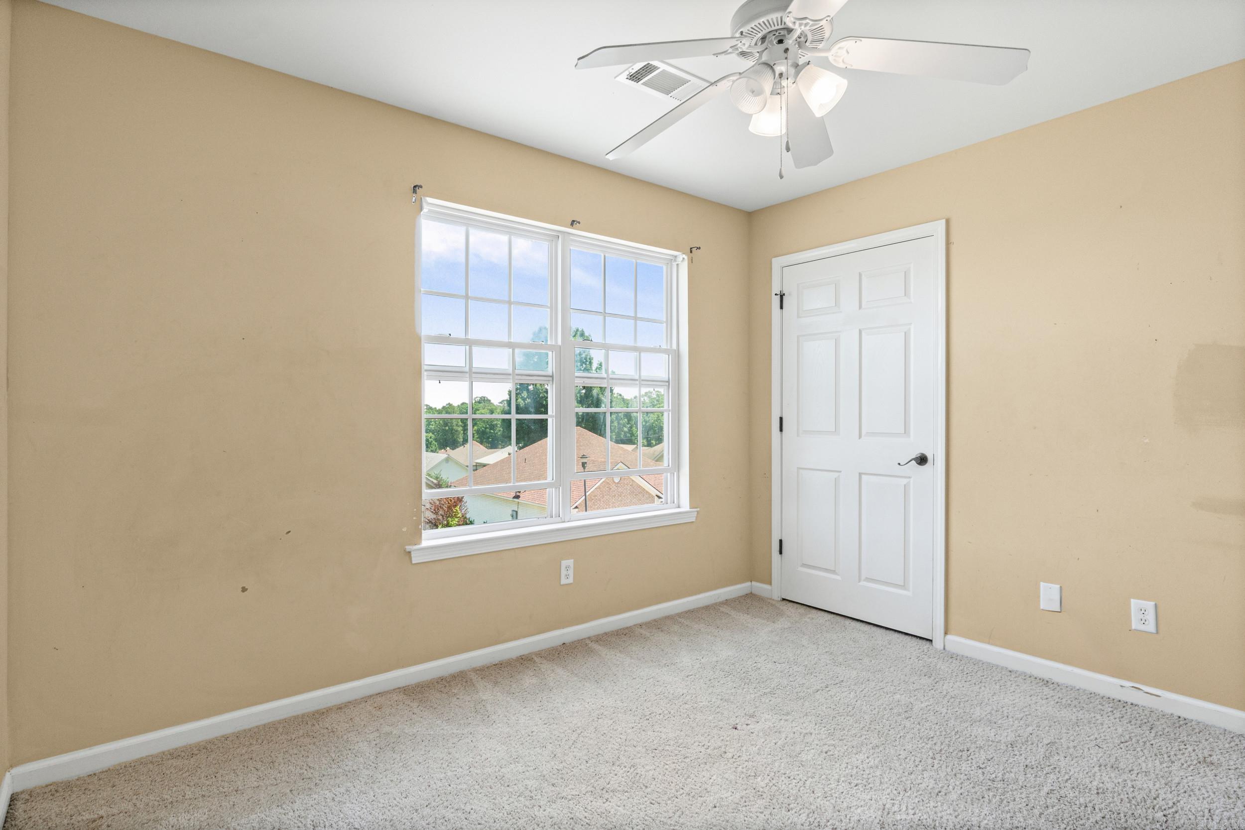 1007 Clinton Court Property Photo 15