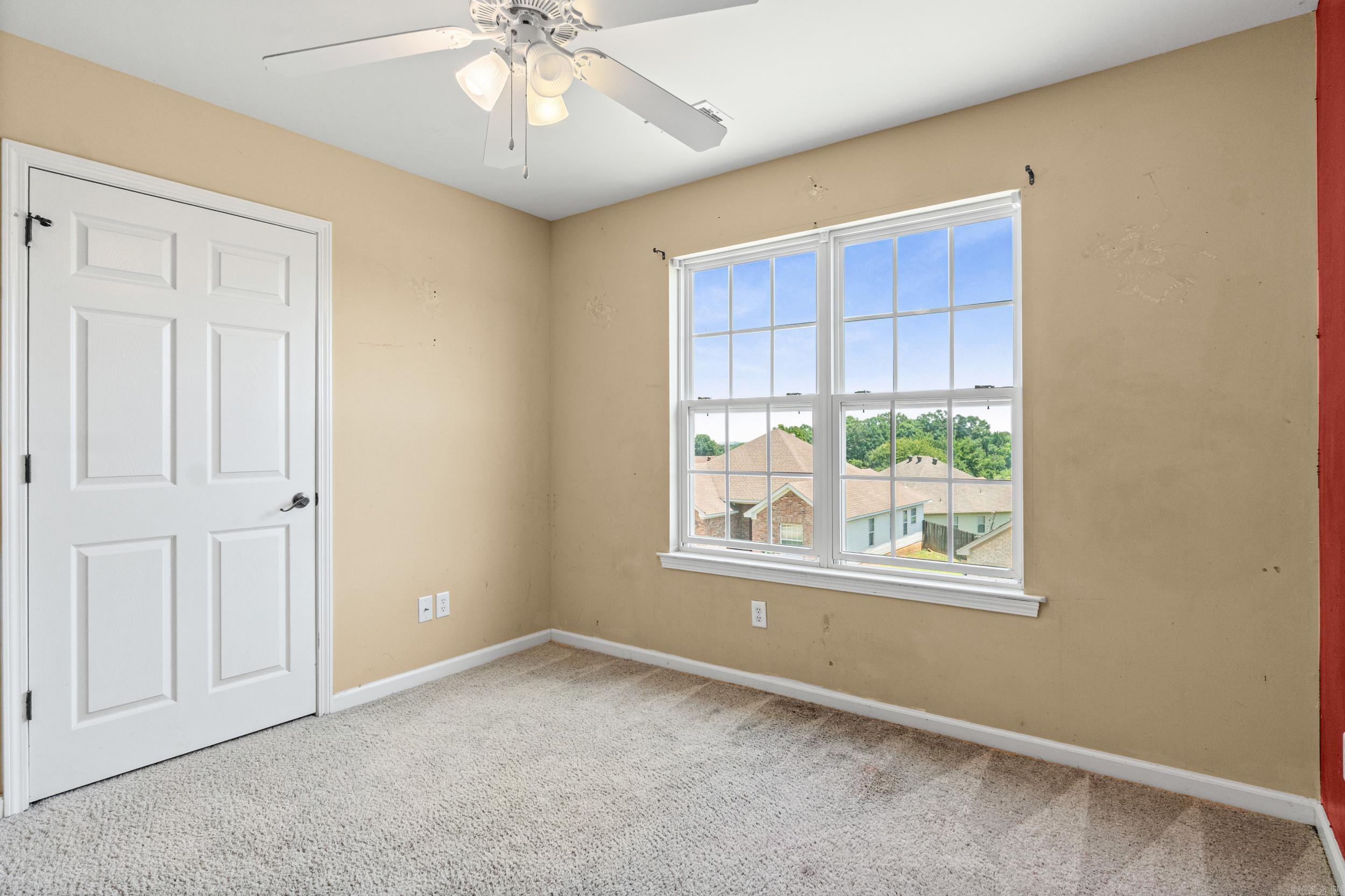 1007 Clinton Court Property Photo 16