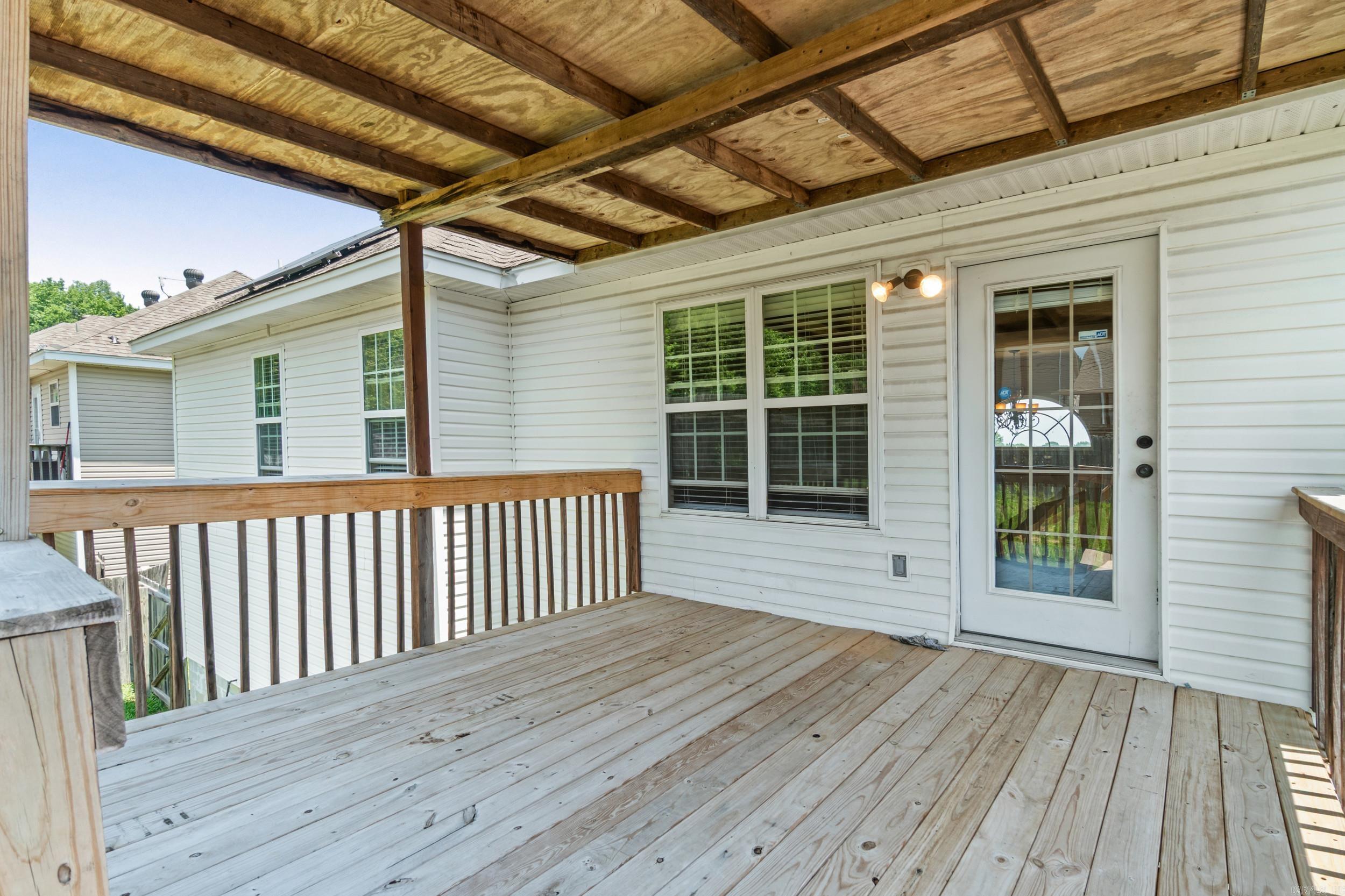 1007 Clinton Court Property Photo 21