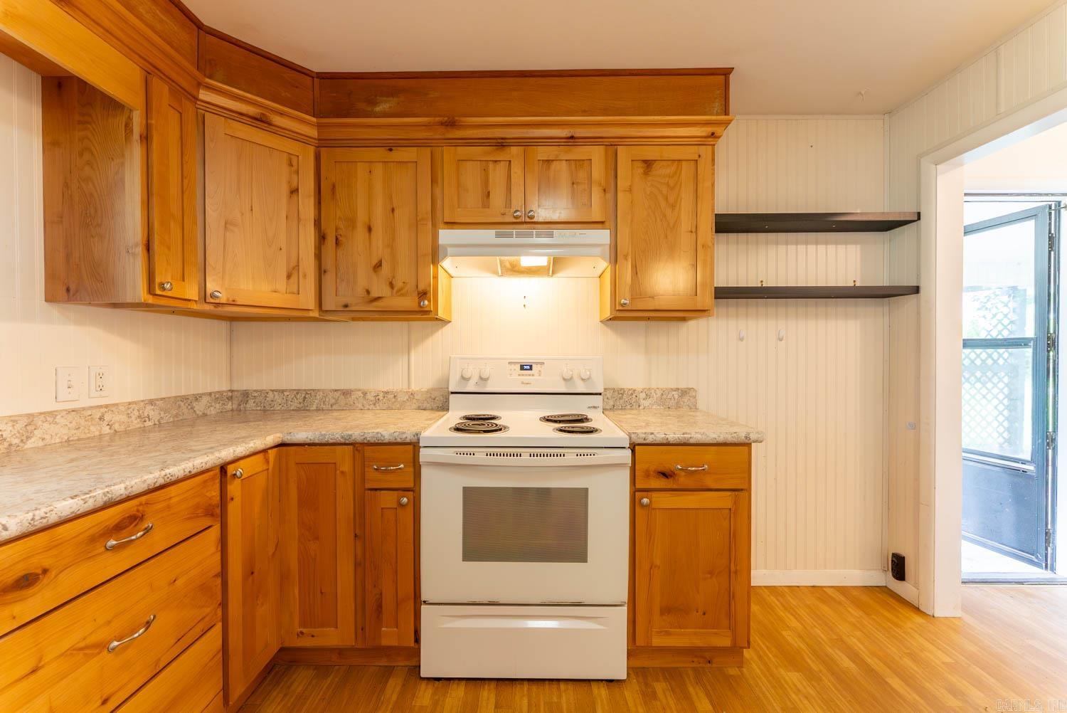301 Hall St Property Photo 11