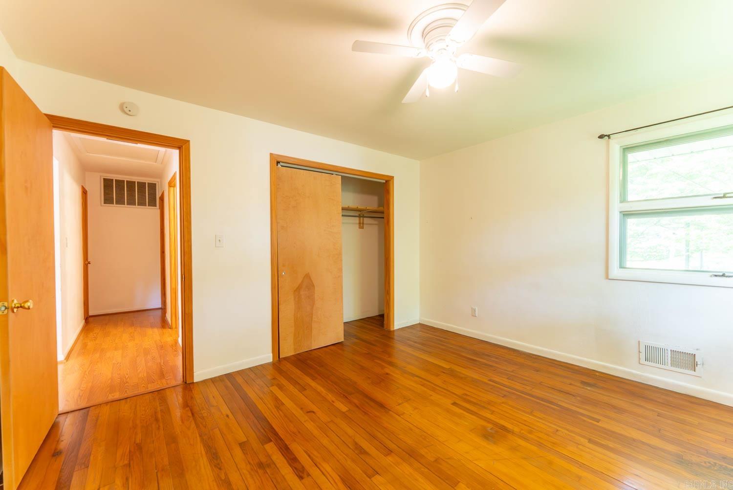 301 Hall St Property Photo 15