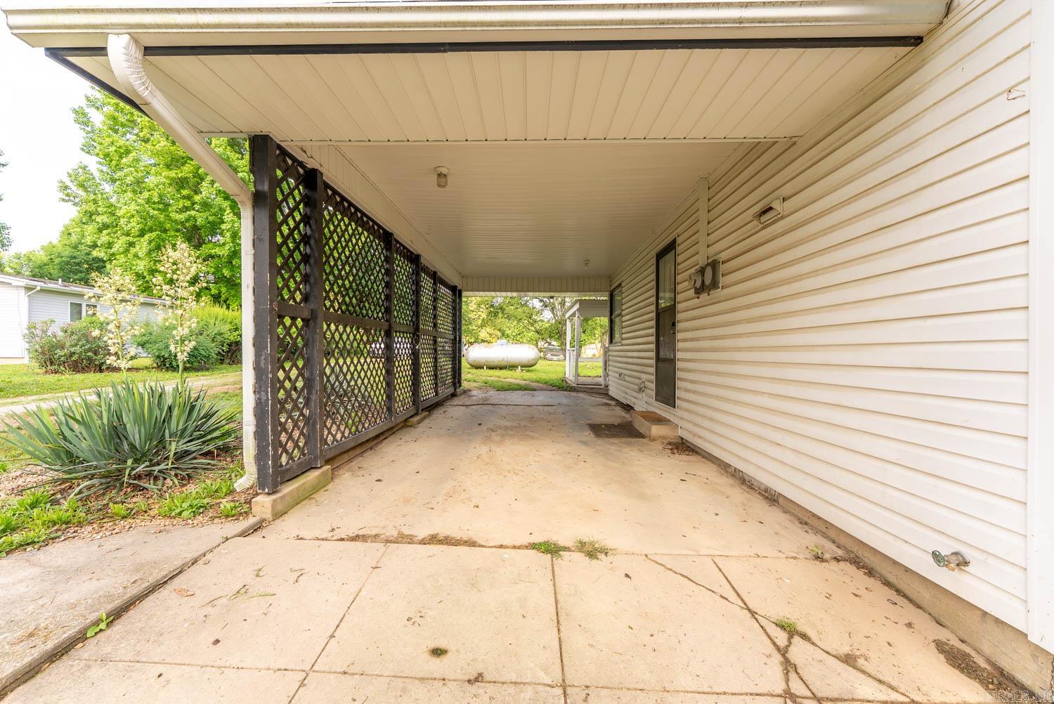 301 Hall St Property Photo 21