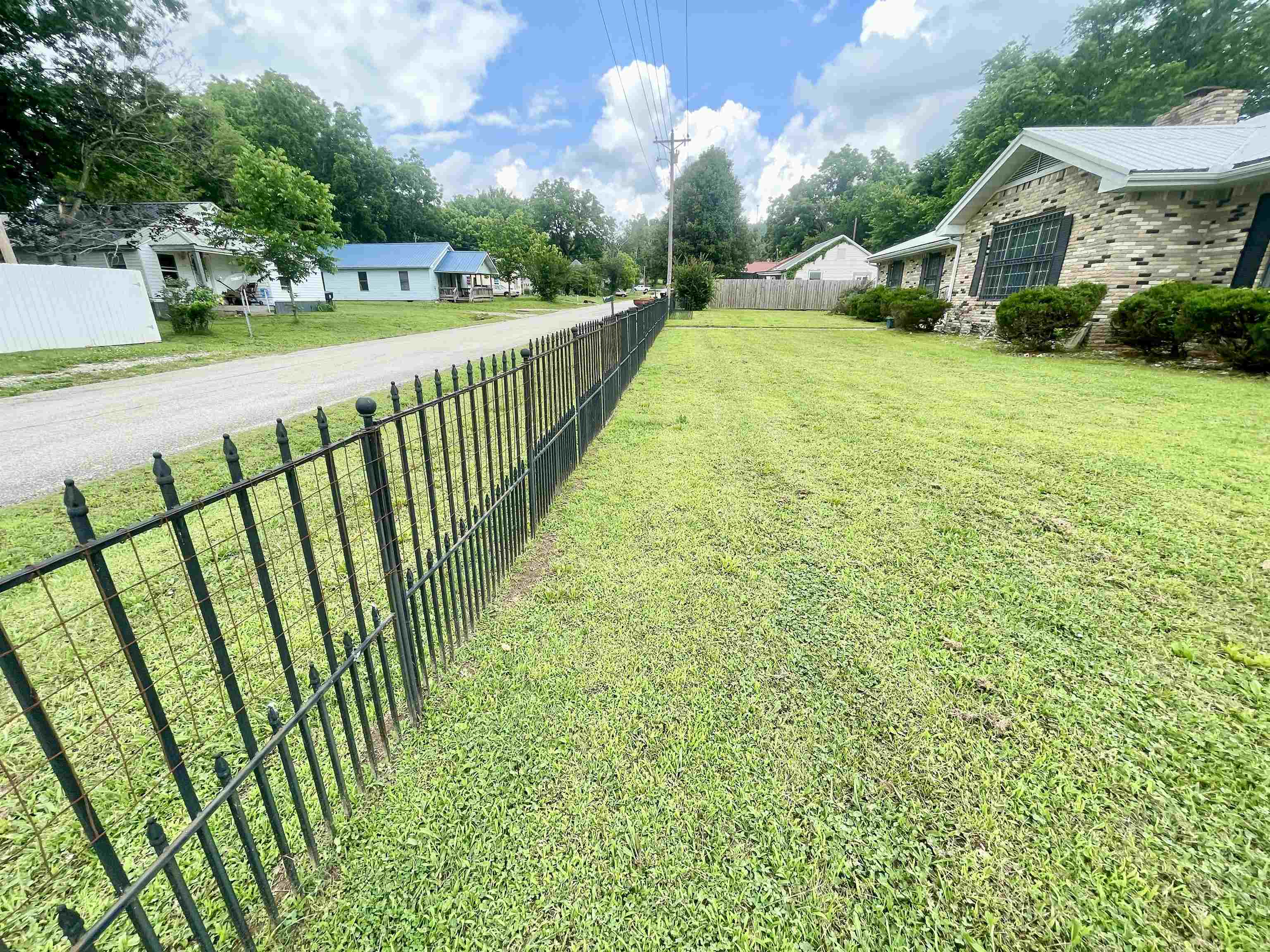 111 Oak Street Property Photo 4