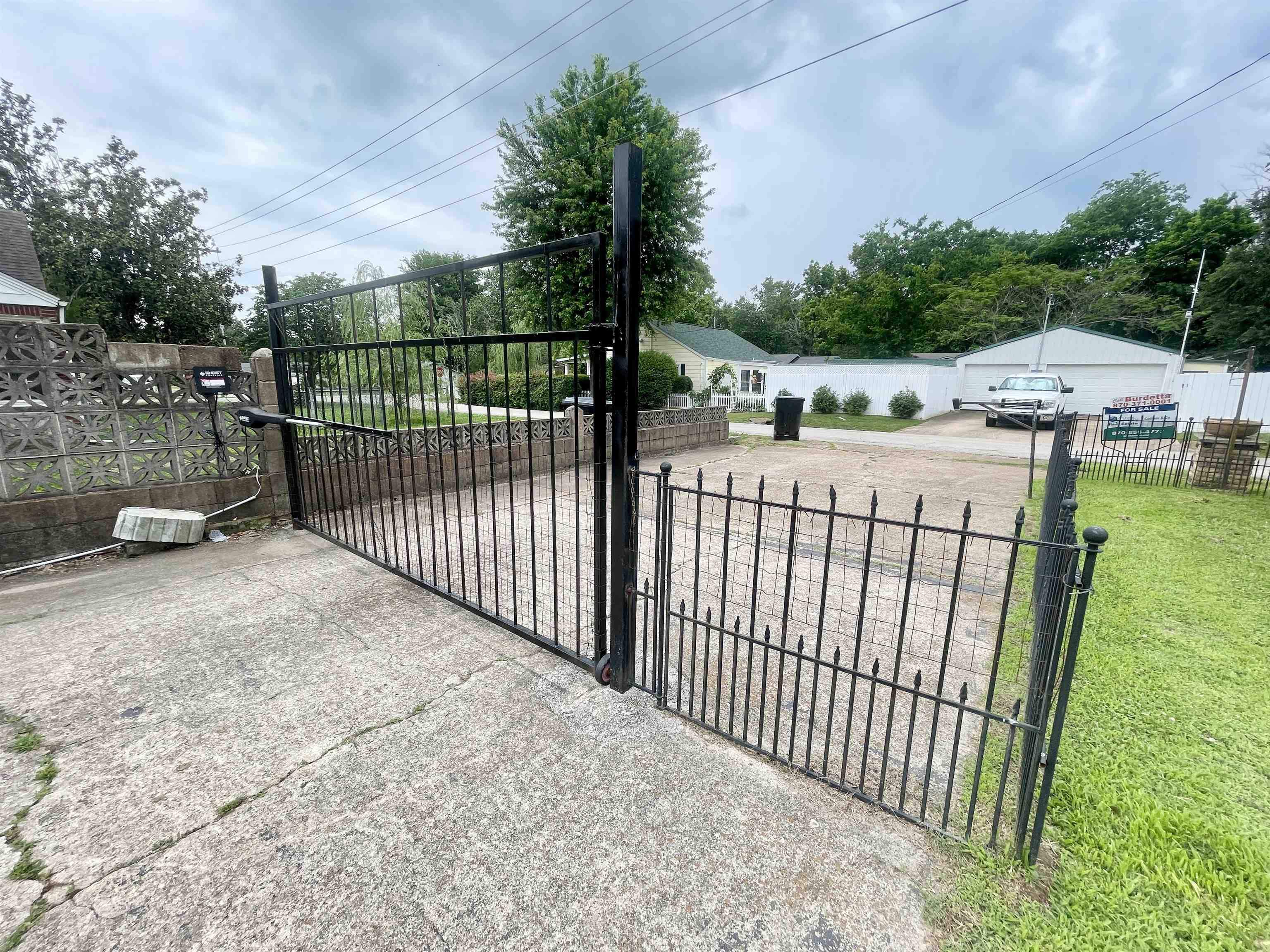 111 Oak Street Property Photo 13