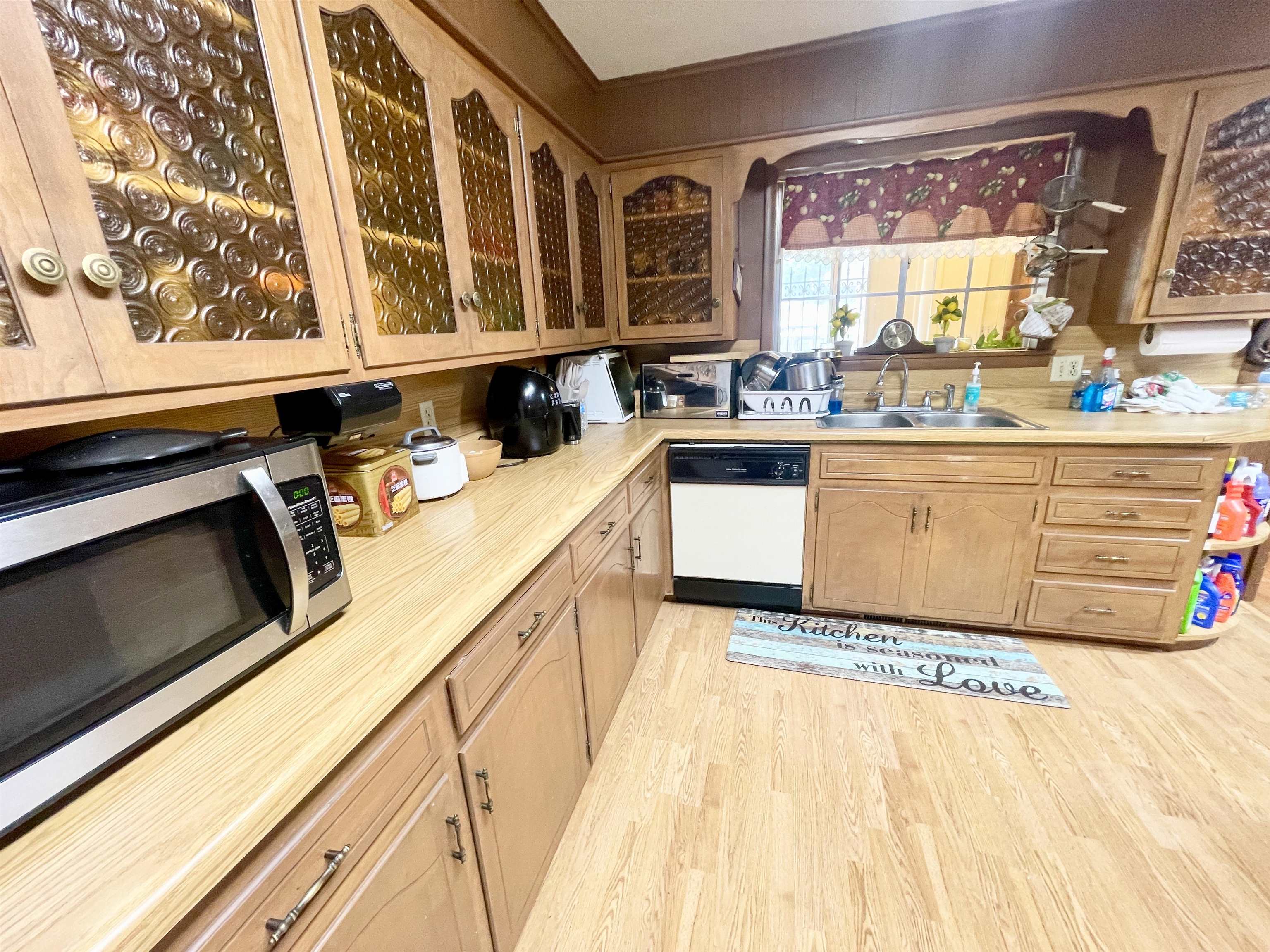 111 Oak Street Property Photo 16