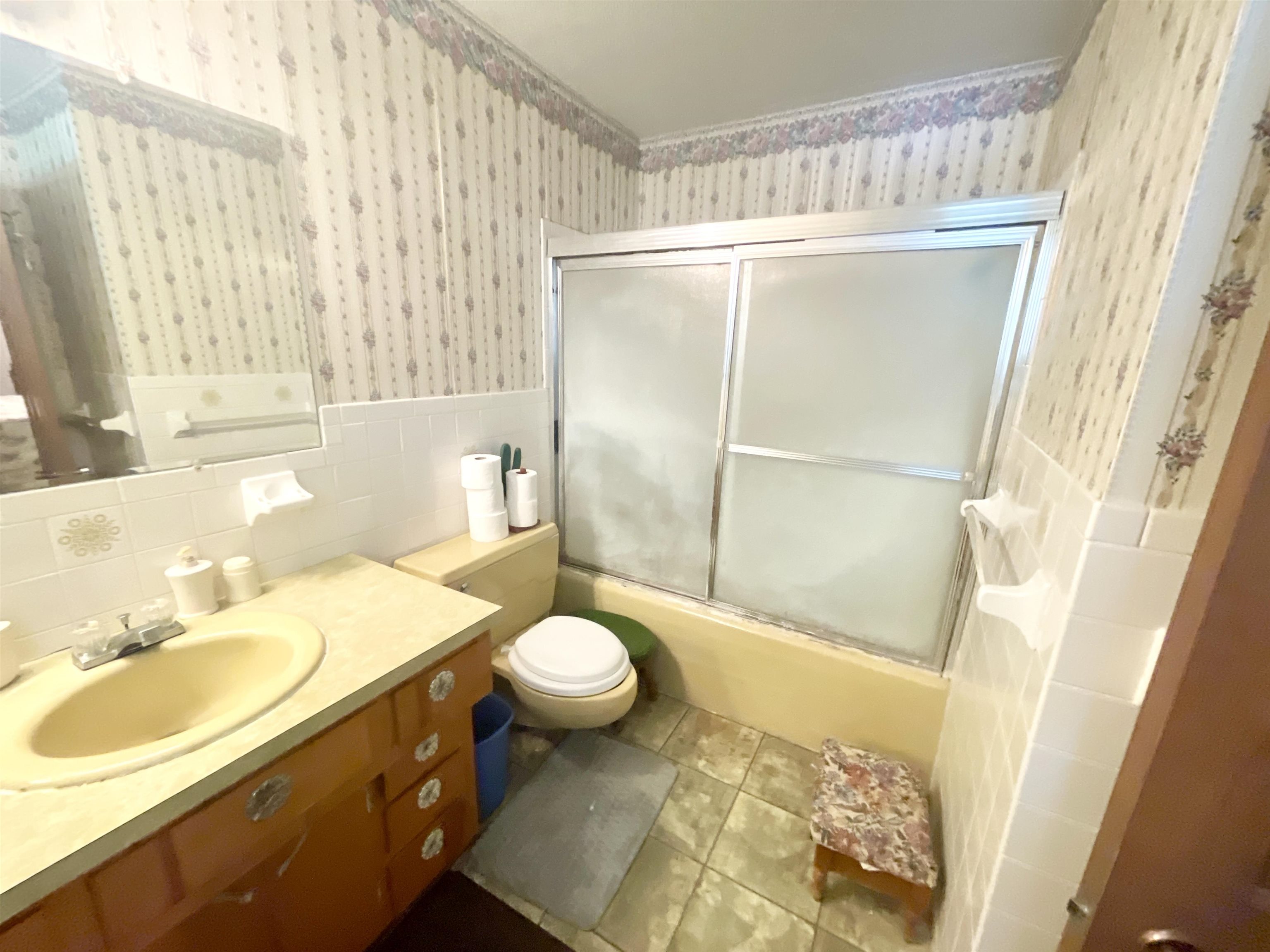 111 Oak Street Property Photo 22