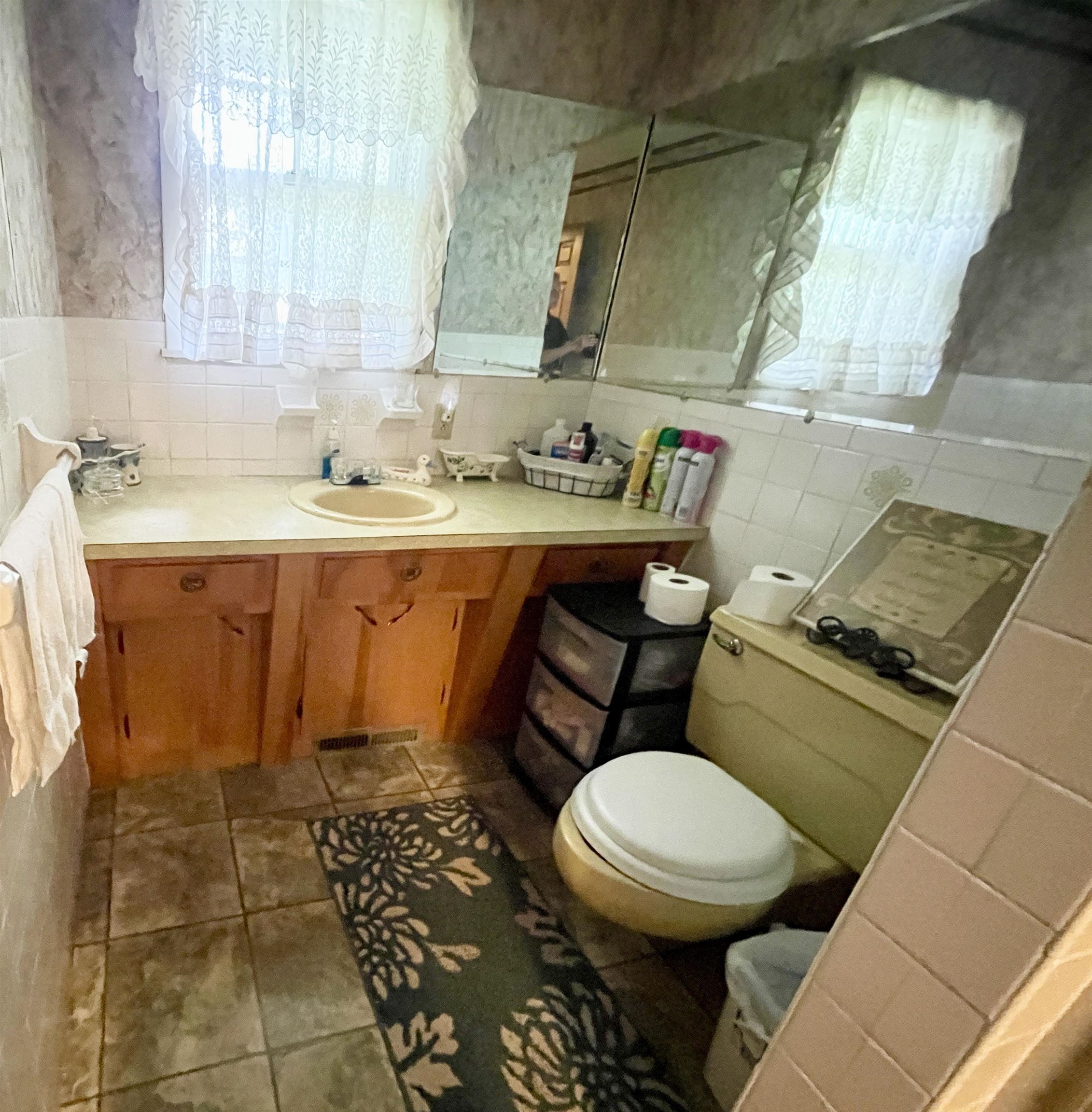 111 Oak Street Property Photo 25
