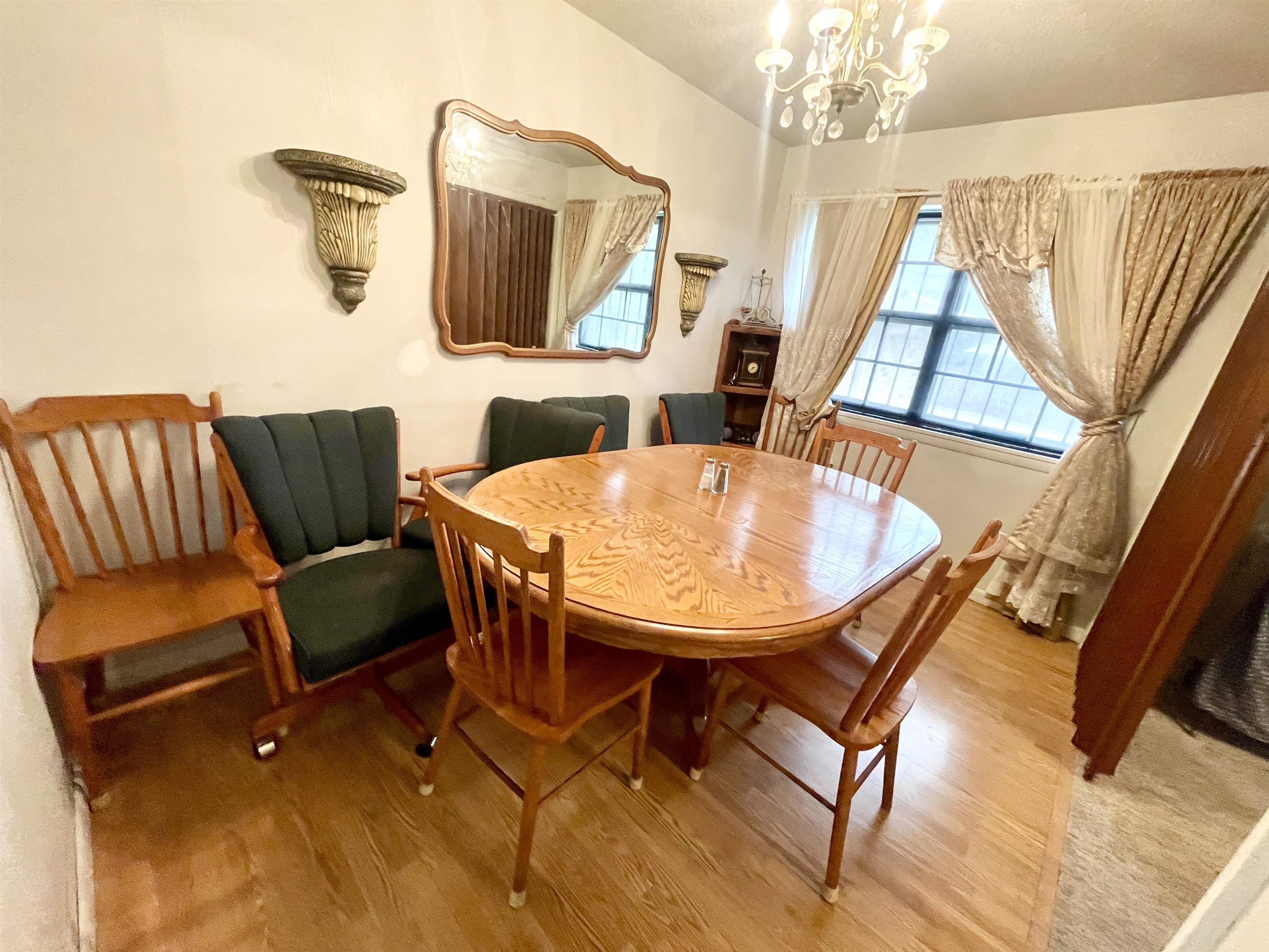 111 Oak Street Property Photo 27