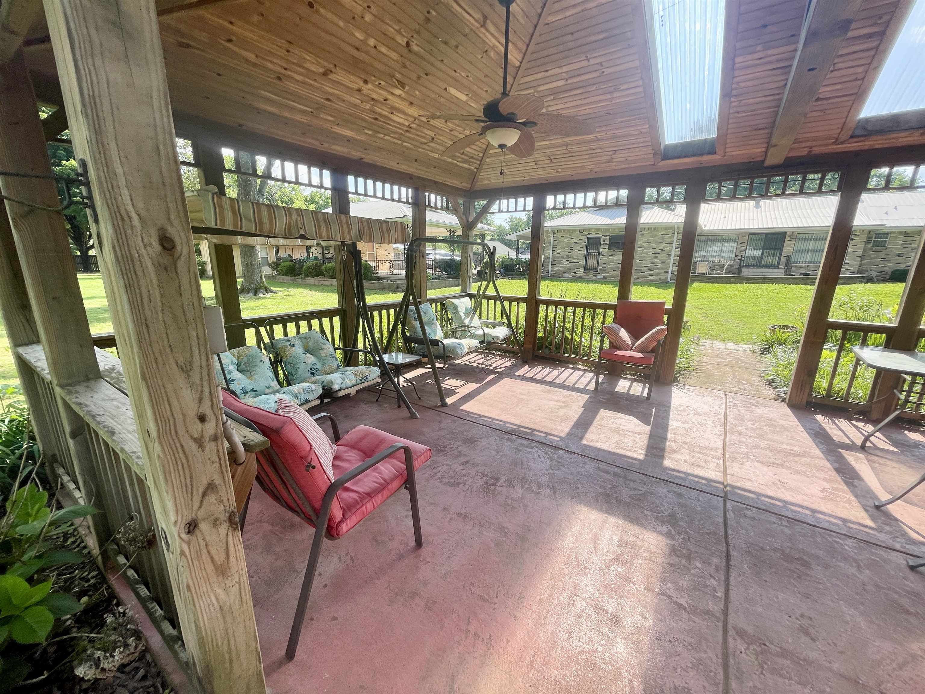 111 Oak Street Property Photo 39