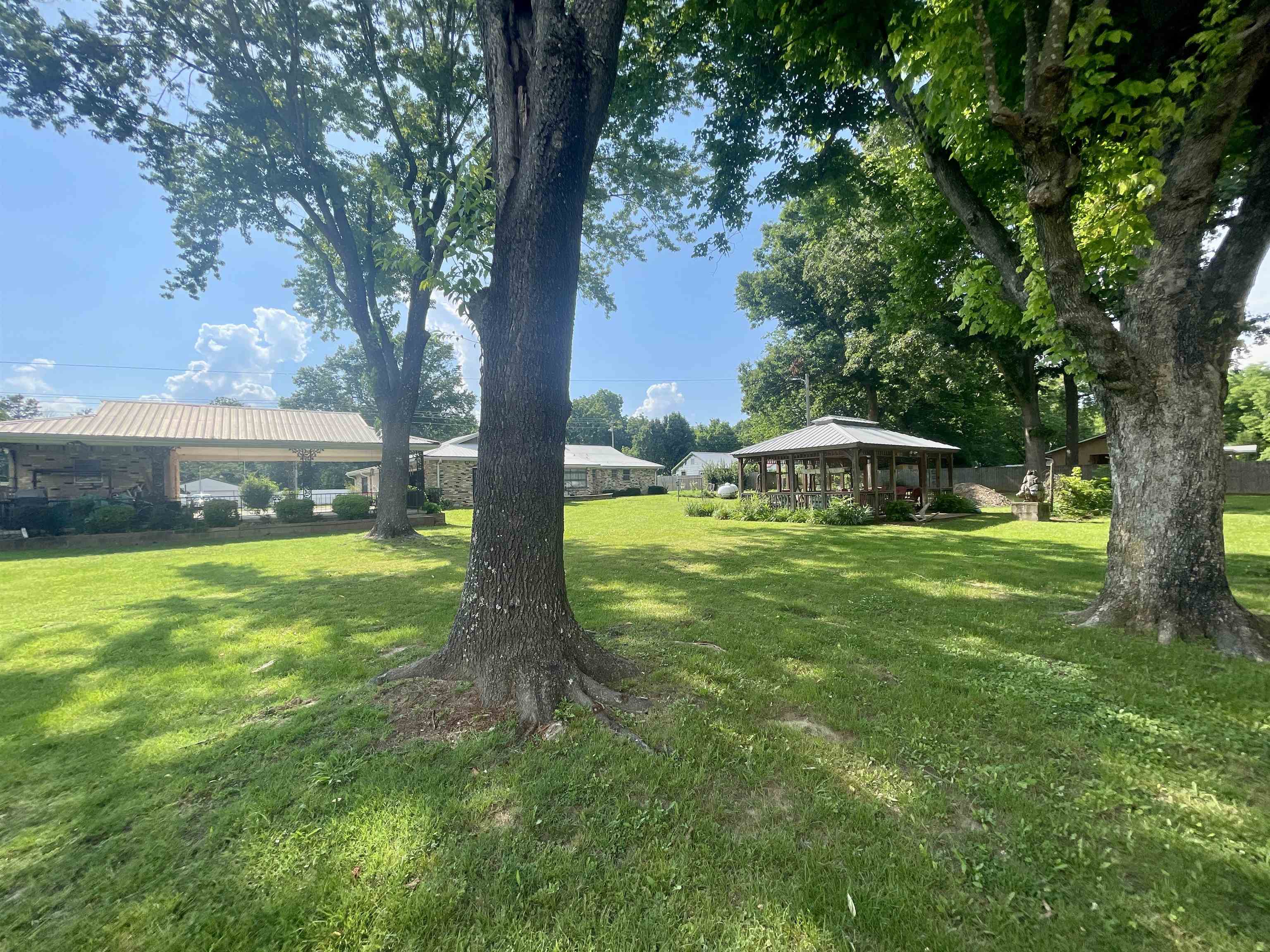 111 Oak Street Property Photo 45