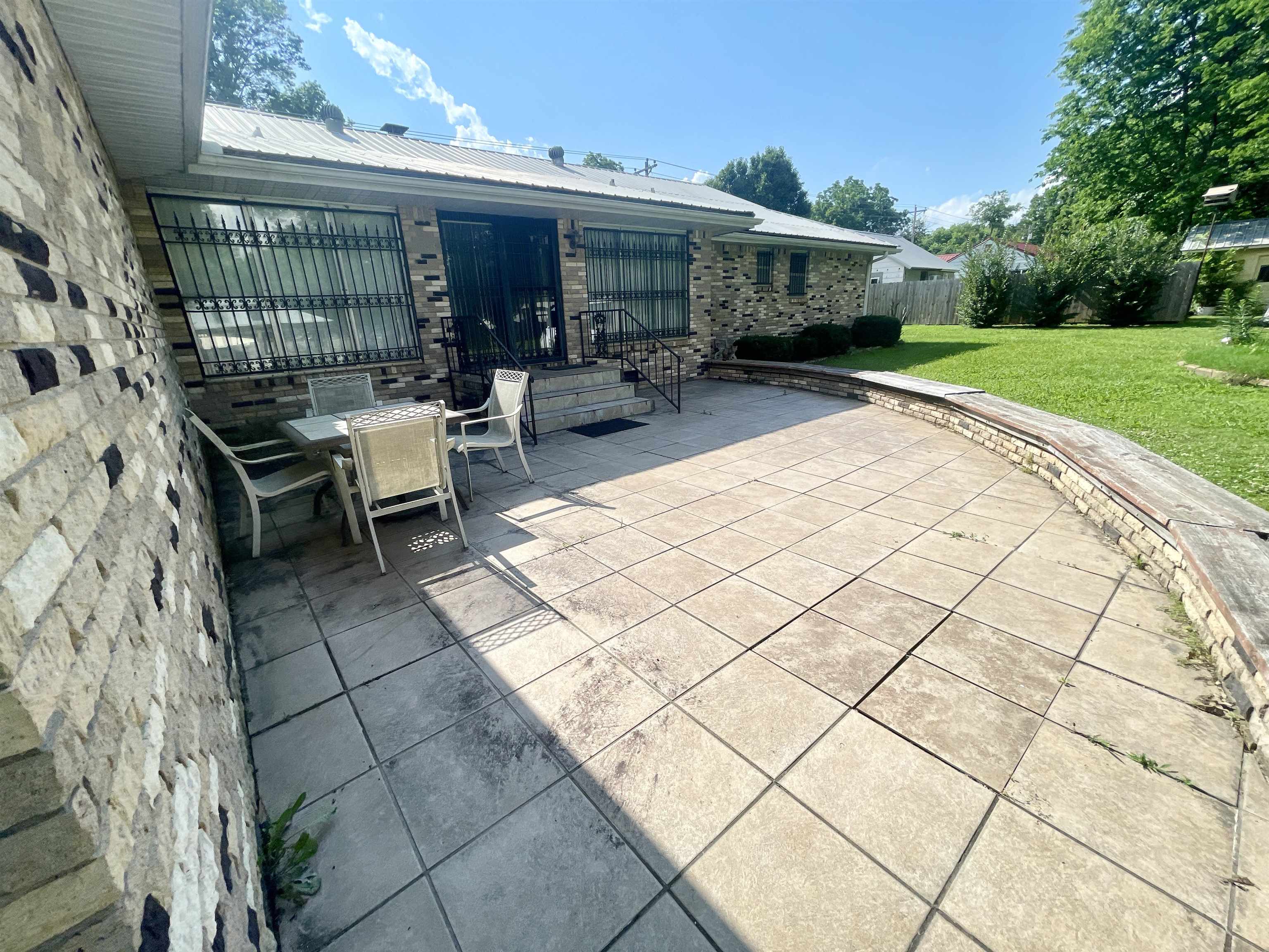111 Oak Street Property Photo 46