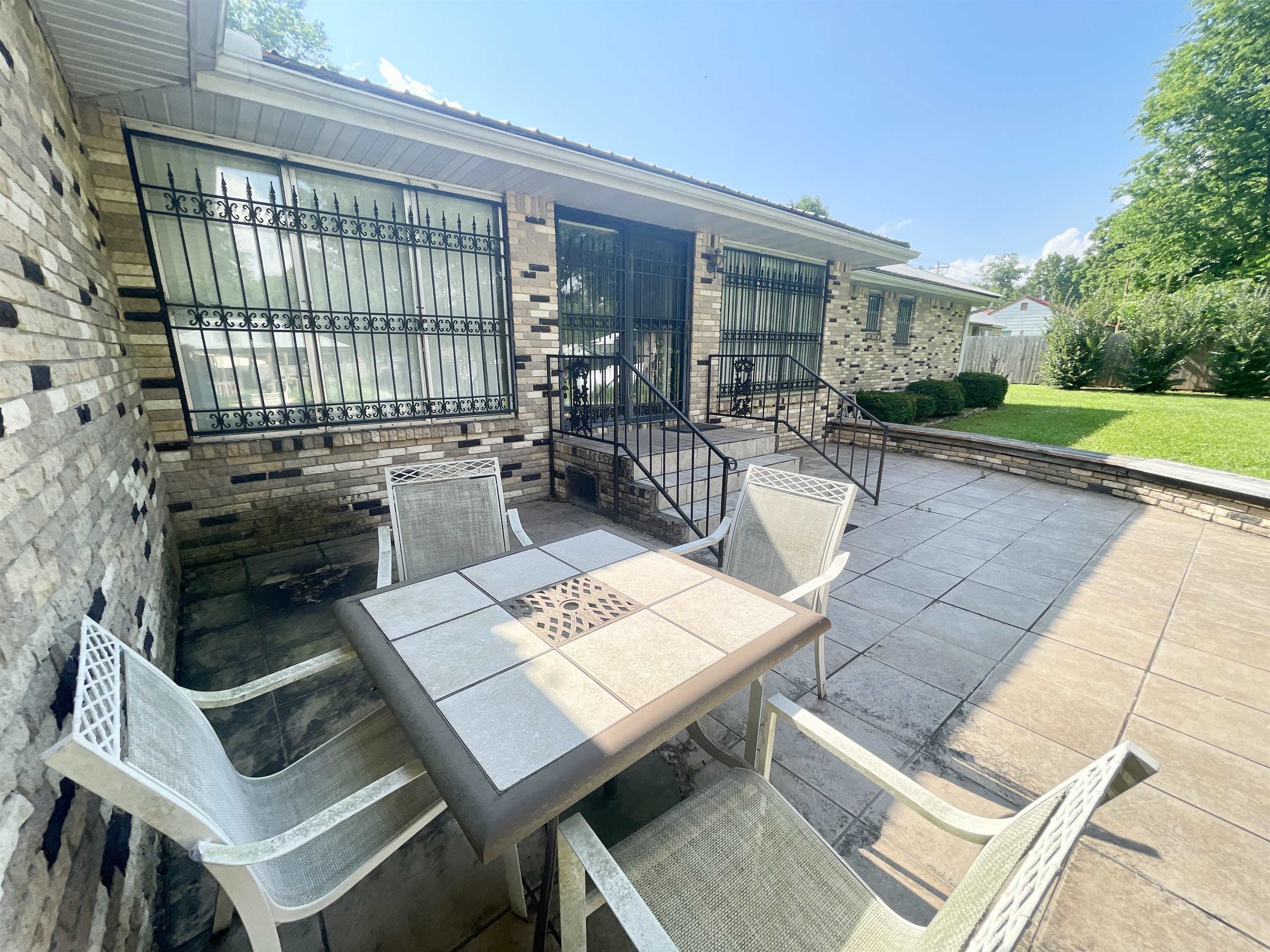 111 Oak Street Property Photo 47