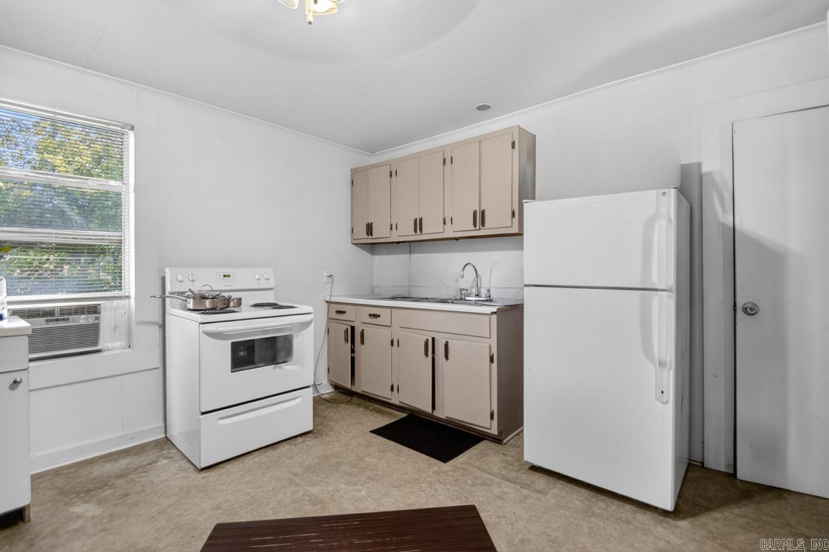831 Center Street Property Photo 10