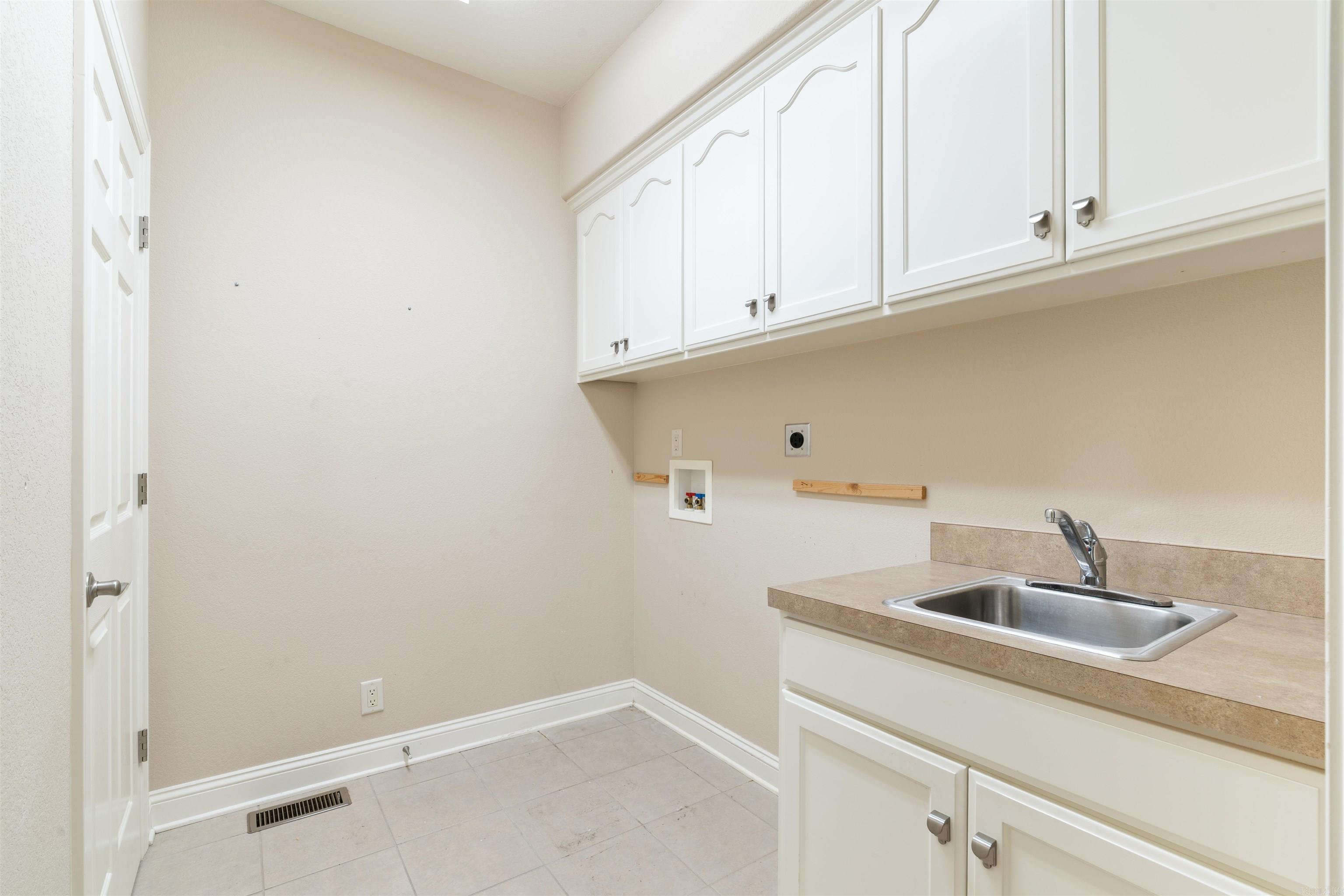 1 Versalles Lane Property Photo 19