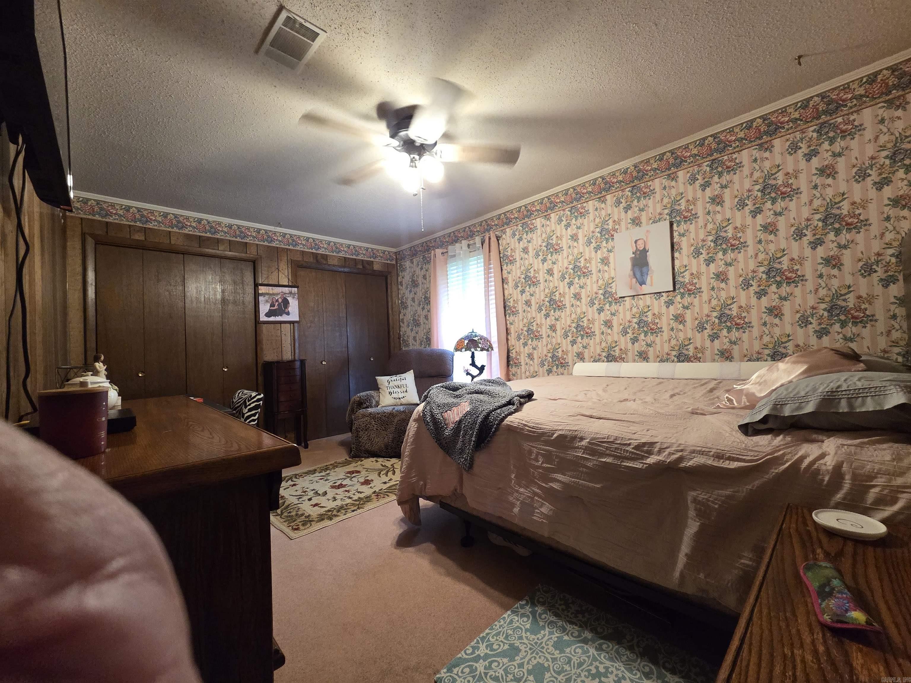 2060 Center Street Property Photo 15