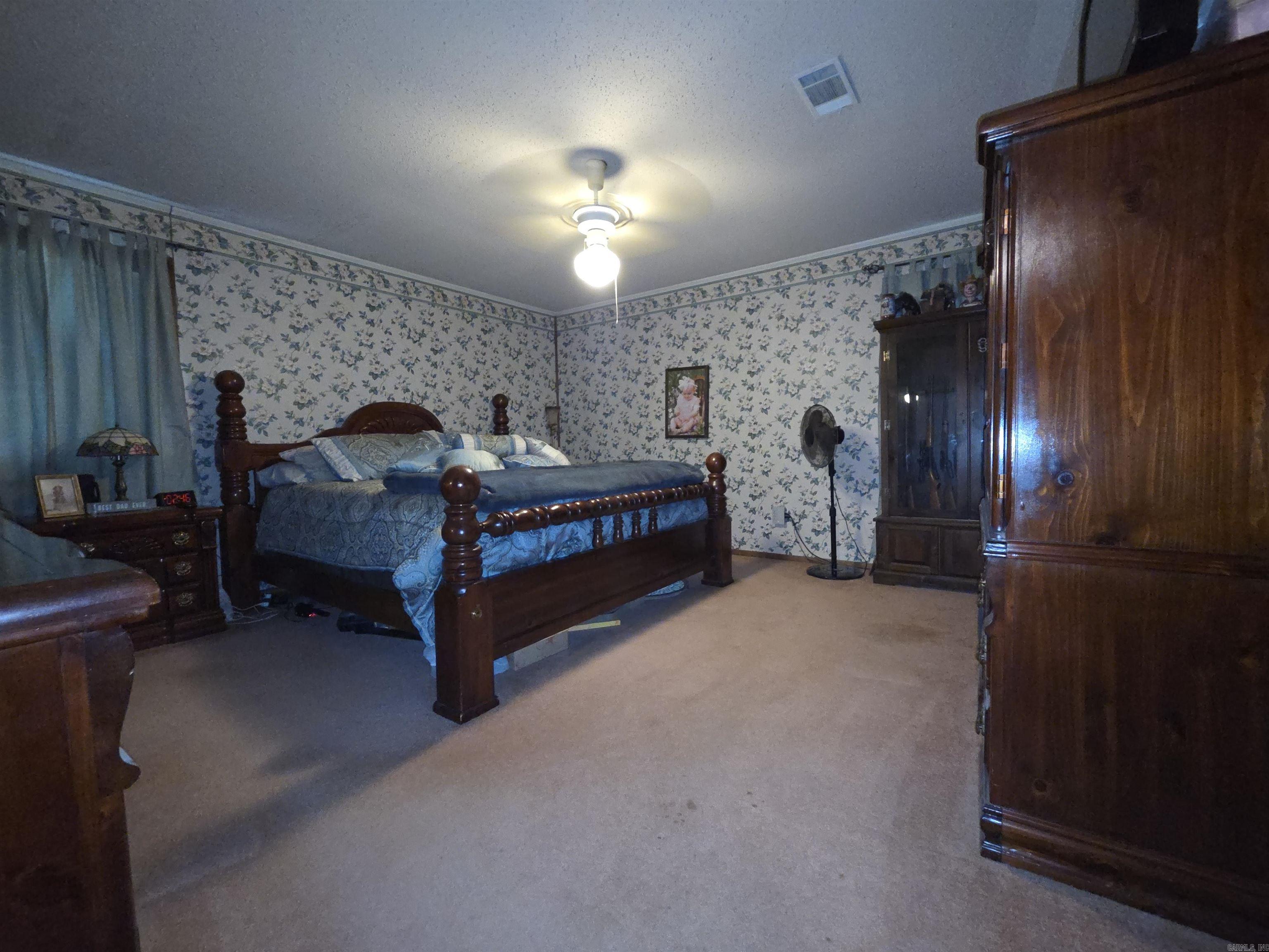 2060 Center Street Property Photo 17