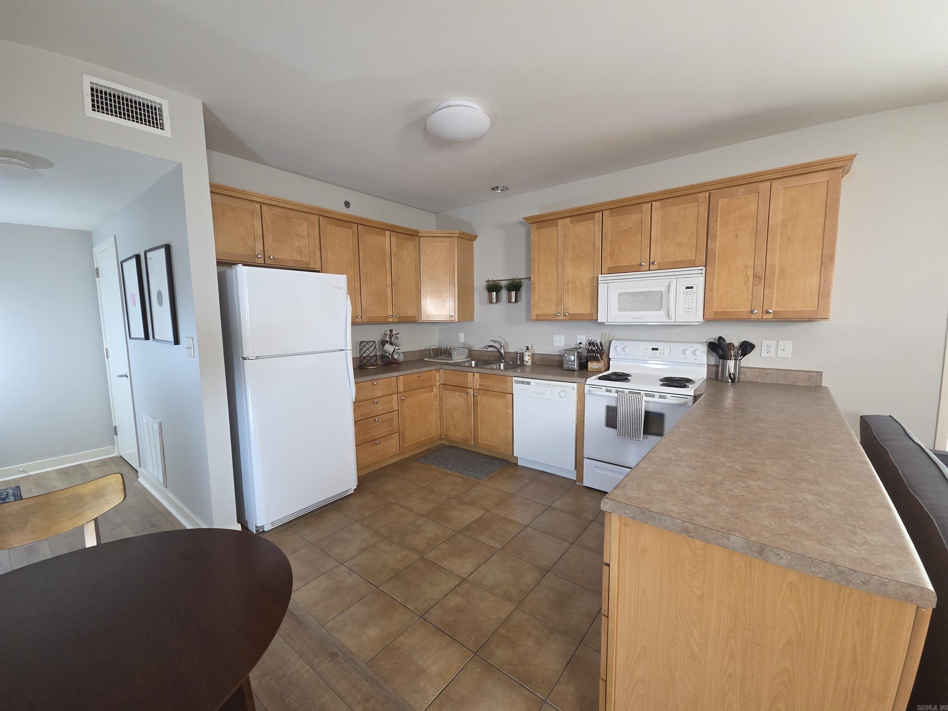 515 E Capitol Avenue 204 Property Photo 6