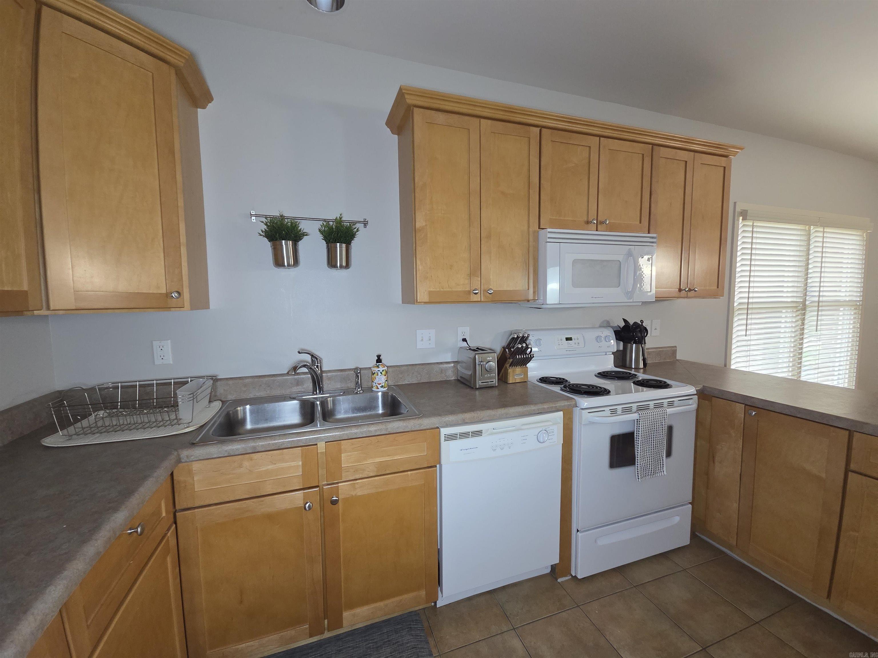 515 E Capitol Avenue 204 Property Photo 8