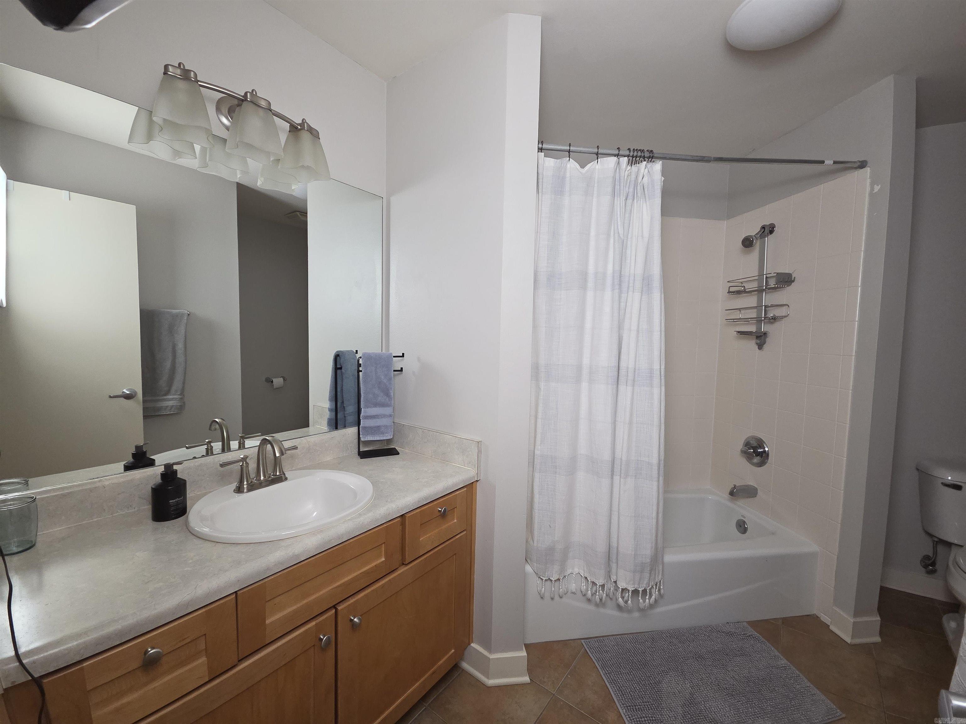 515 E Capitol Avenue 204 Property Photo 25