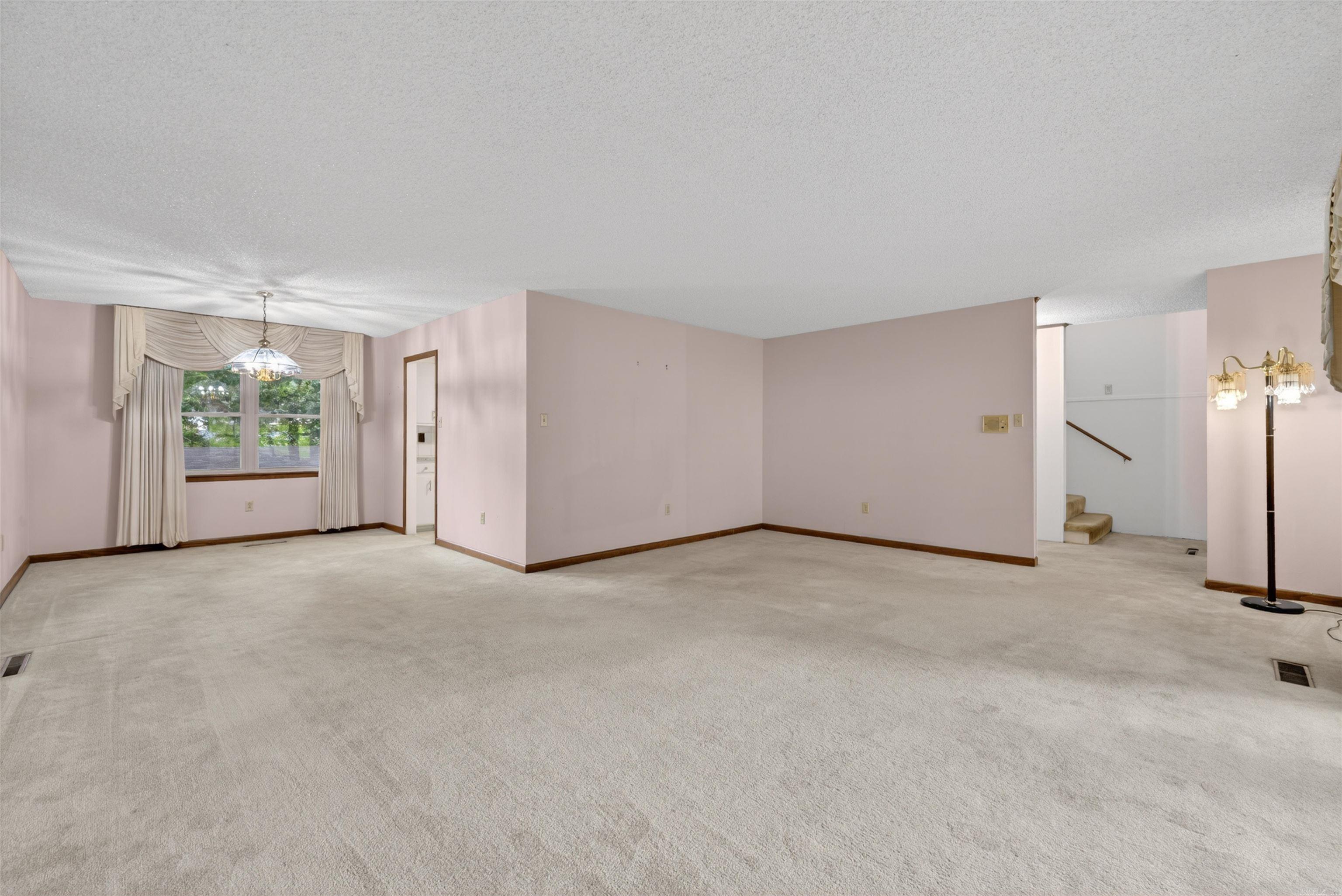 1540 Valley View Drive Property Photo 5