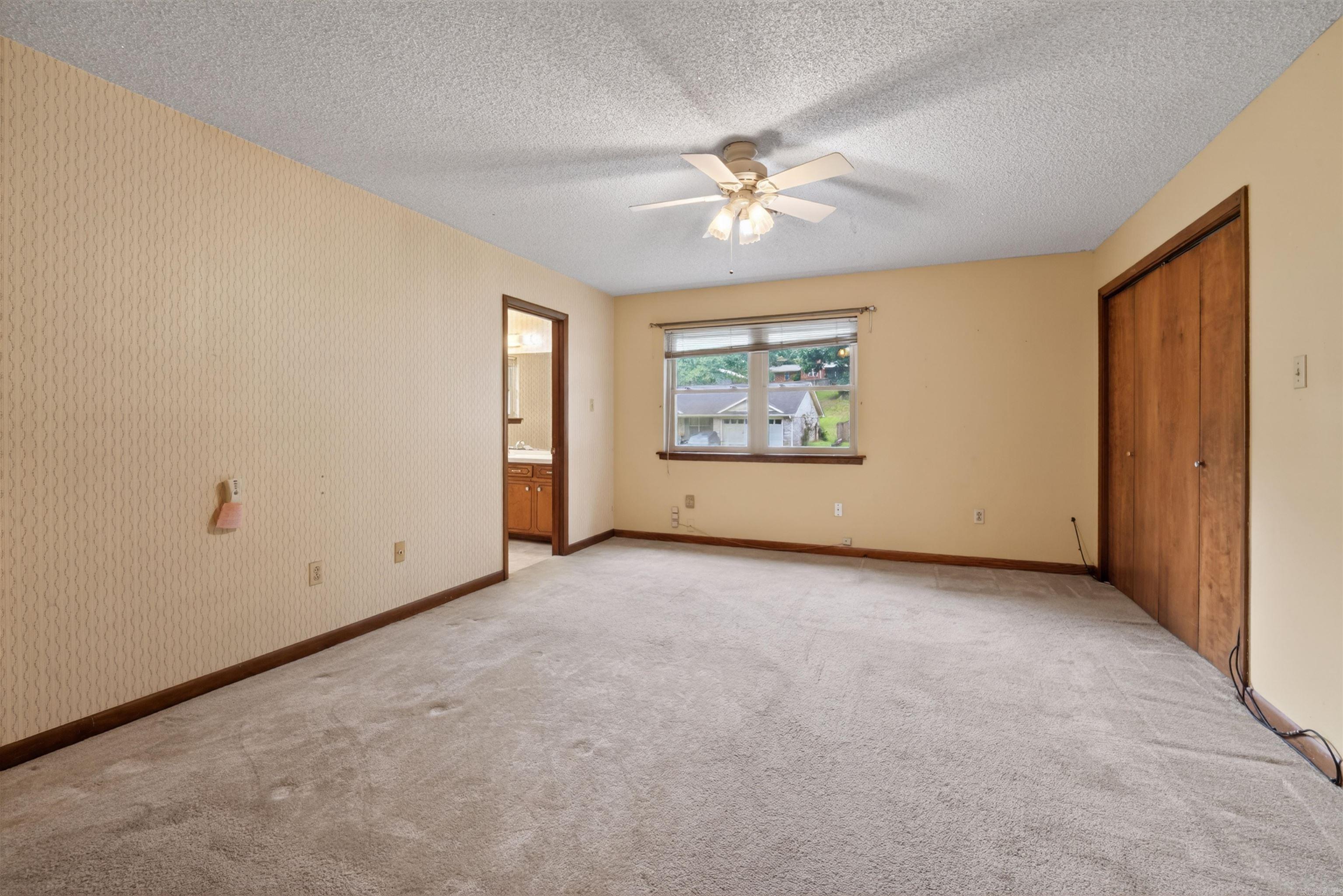 1540 Valley View Drive Property Photo 8