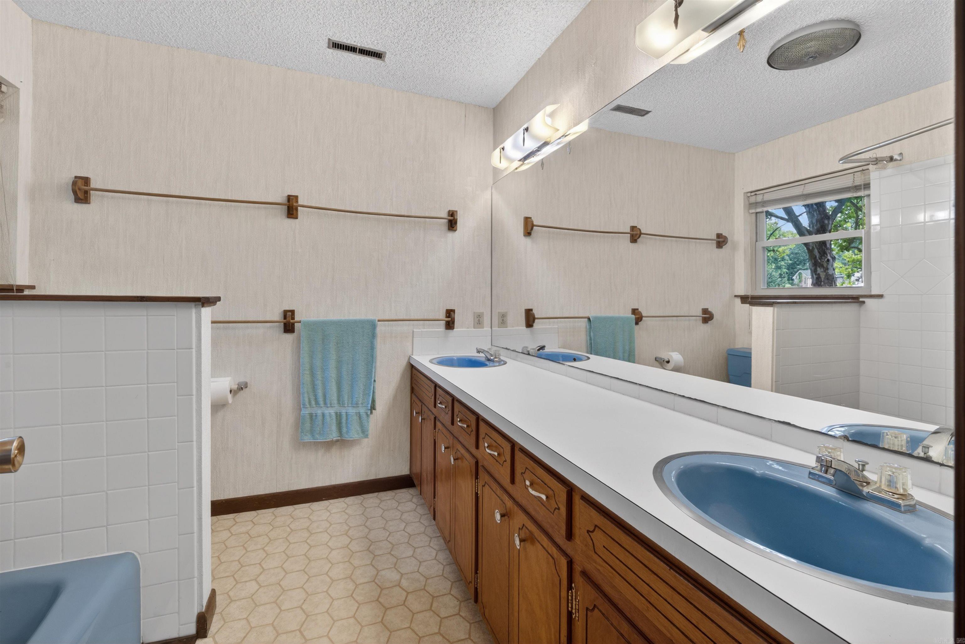 1540 Valley View Drive Property Photo 13