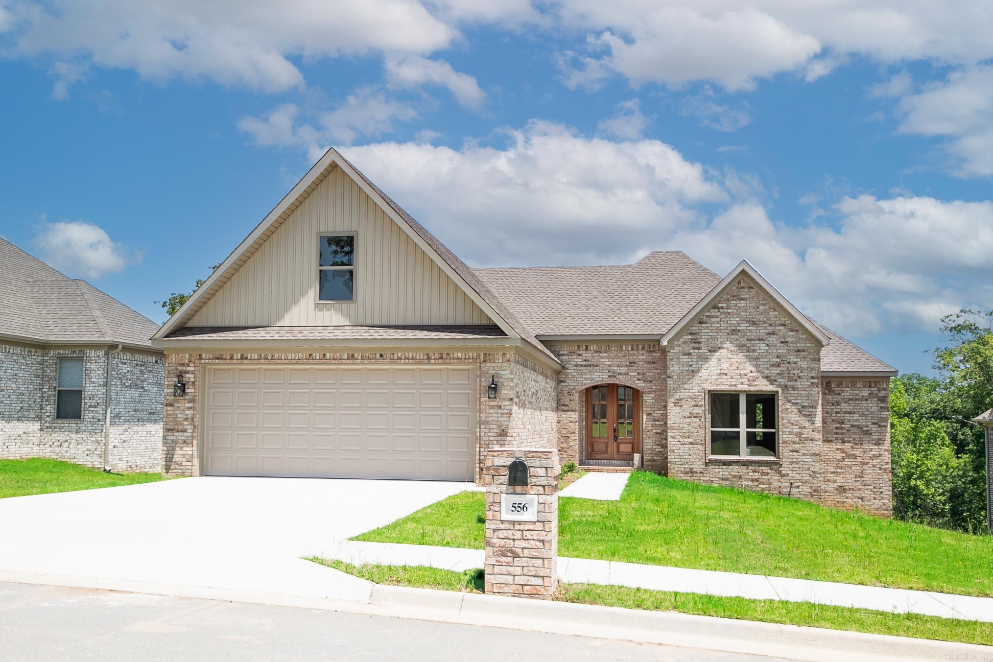 556 Valley Oak Drive Property Photo 1