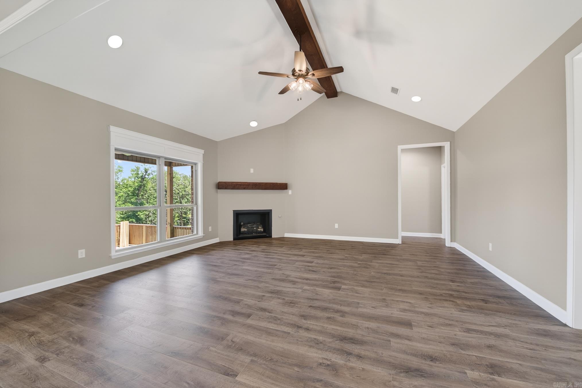556 Valley Oak Drive Property Photo 4