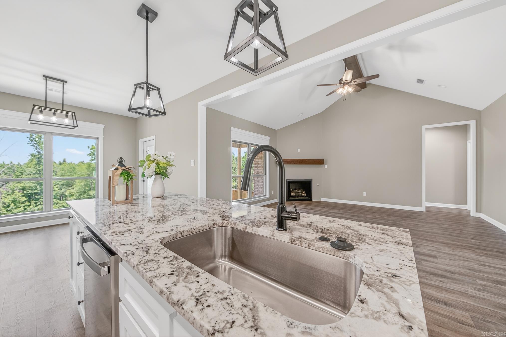 556 Valley Oak Drive Property Photo 15