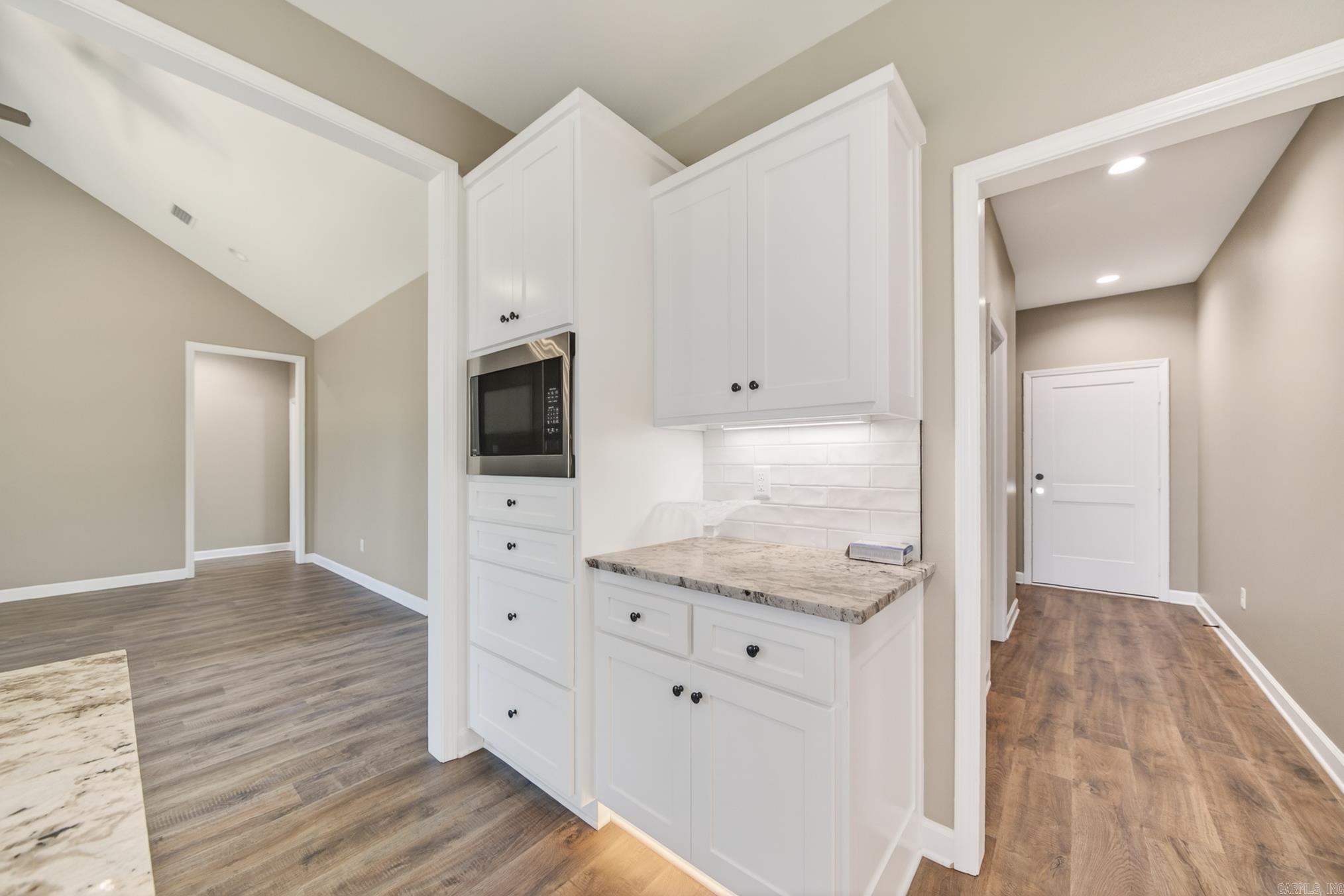 556 Valley Oak Drive Property Photo 17