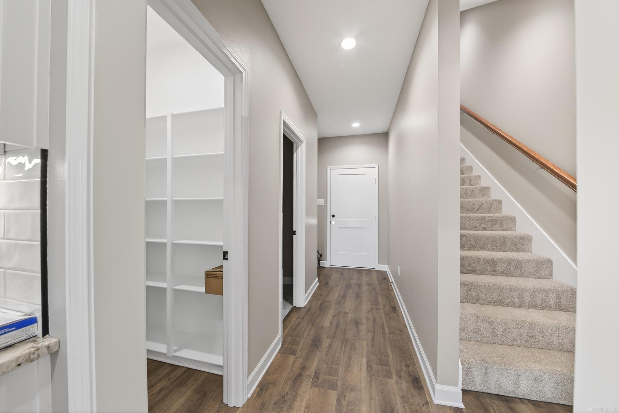556 Valley Oak Drive Property Photo 21