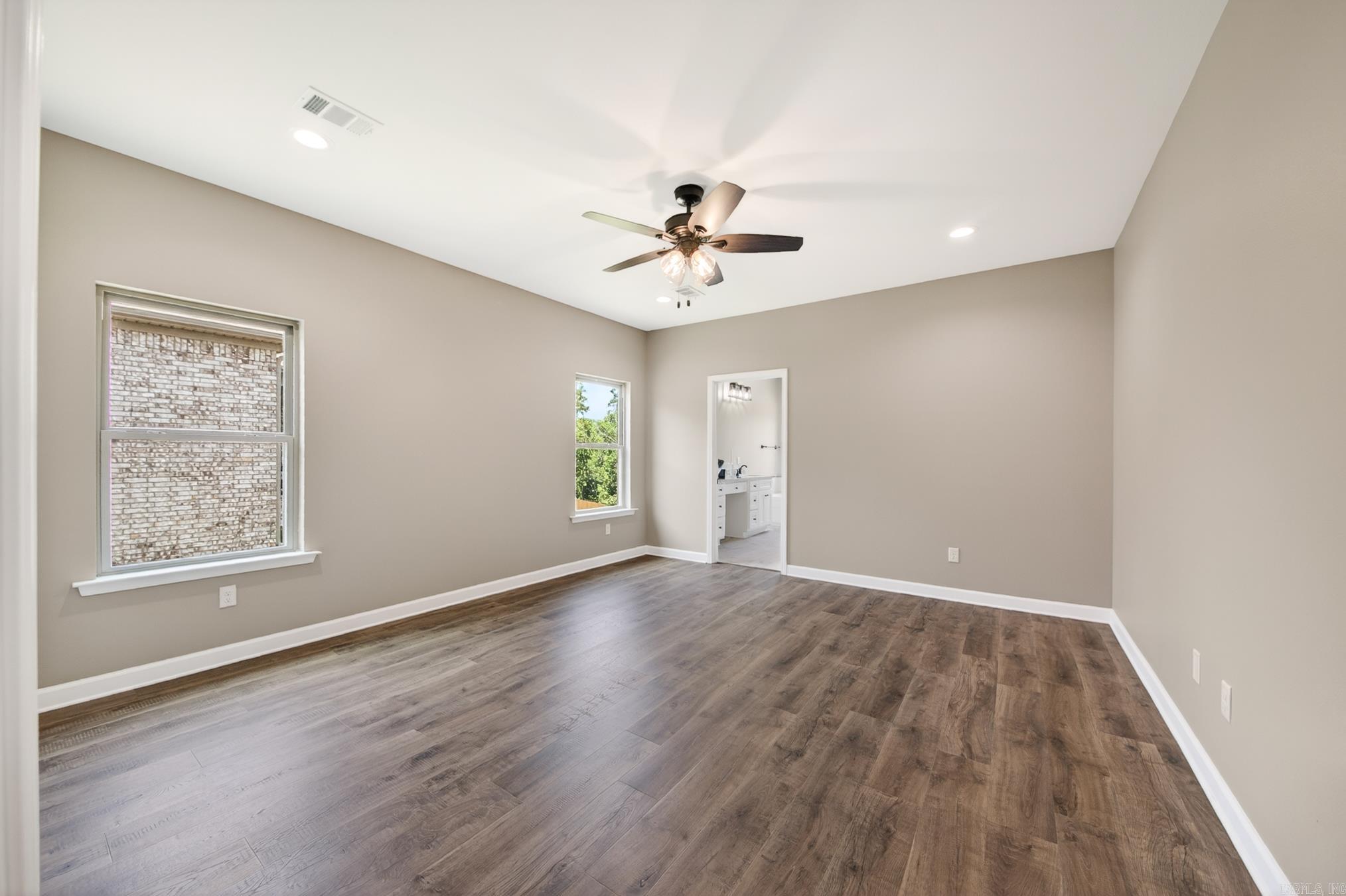 556 Valley Oak Drive Property Photo 24