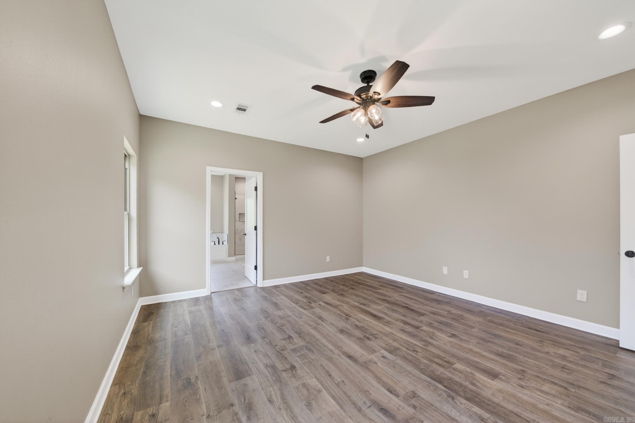 556 Valley Oak Drive Property Photo 25