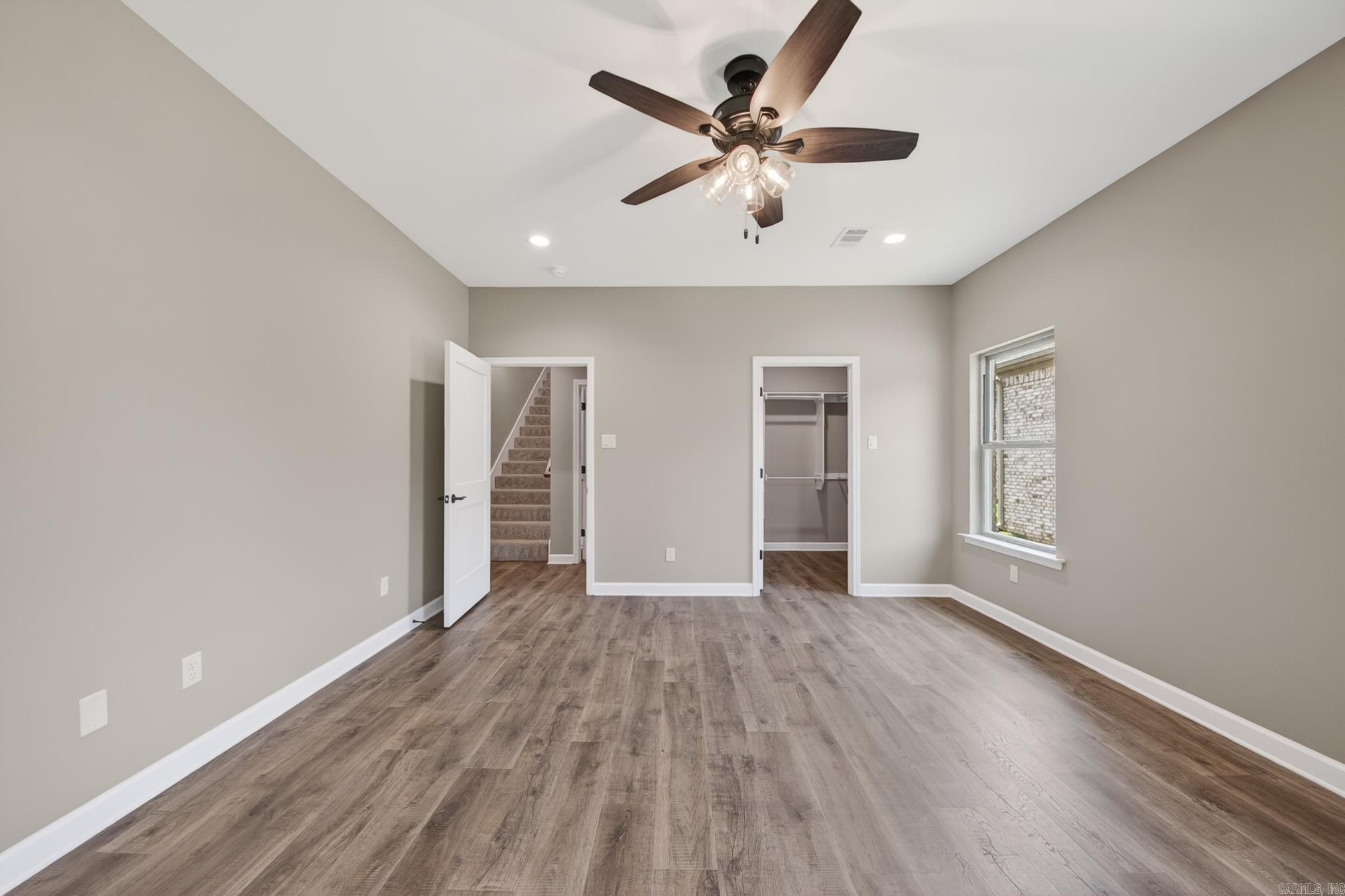 556 Valley Oak Drive Property Photo 26