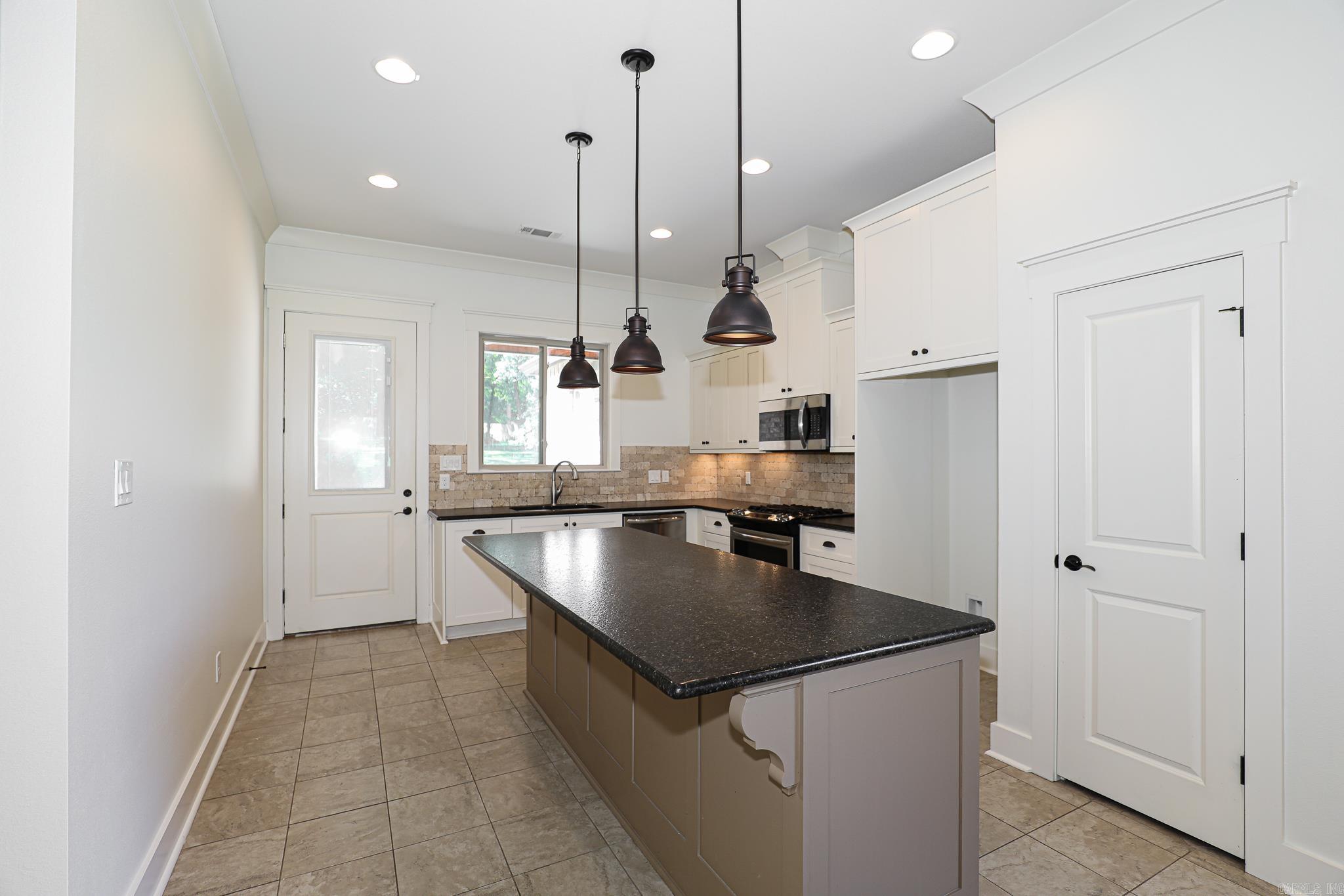 608 Cottage Lane Property Photo 18