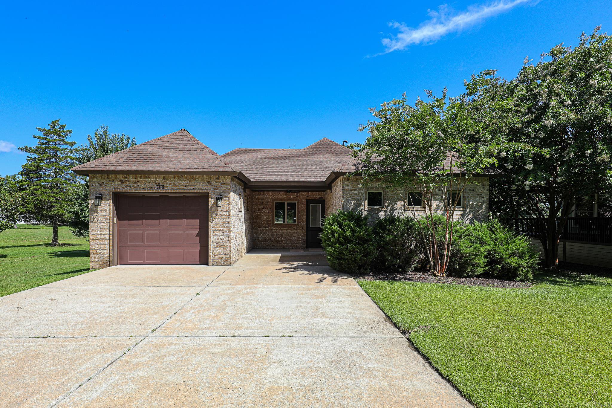 608 Cottage Lane Property Photo 41