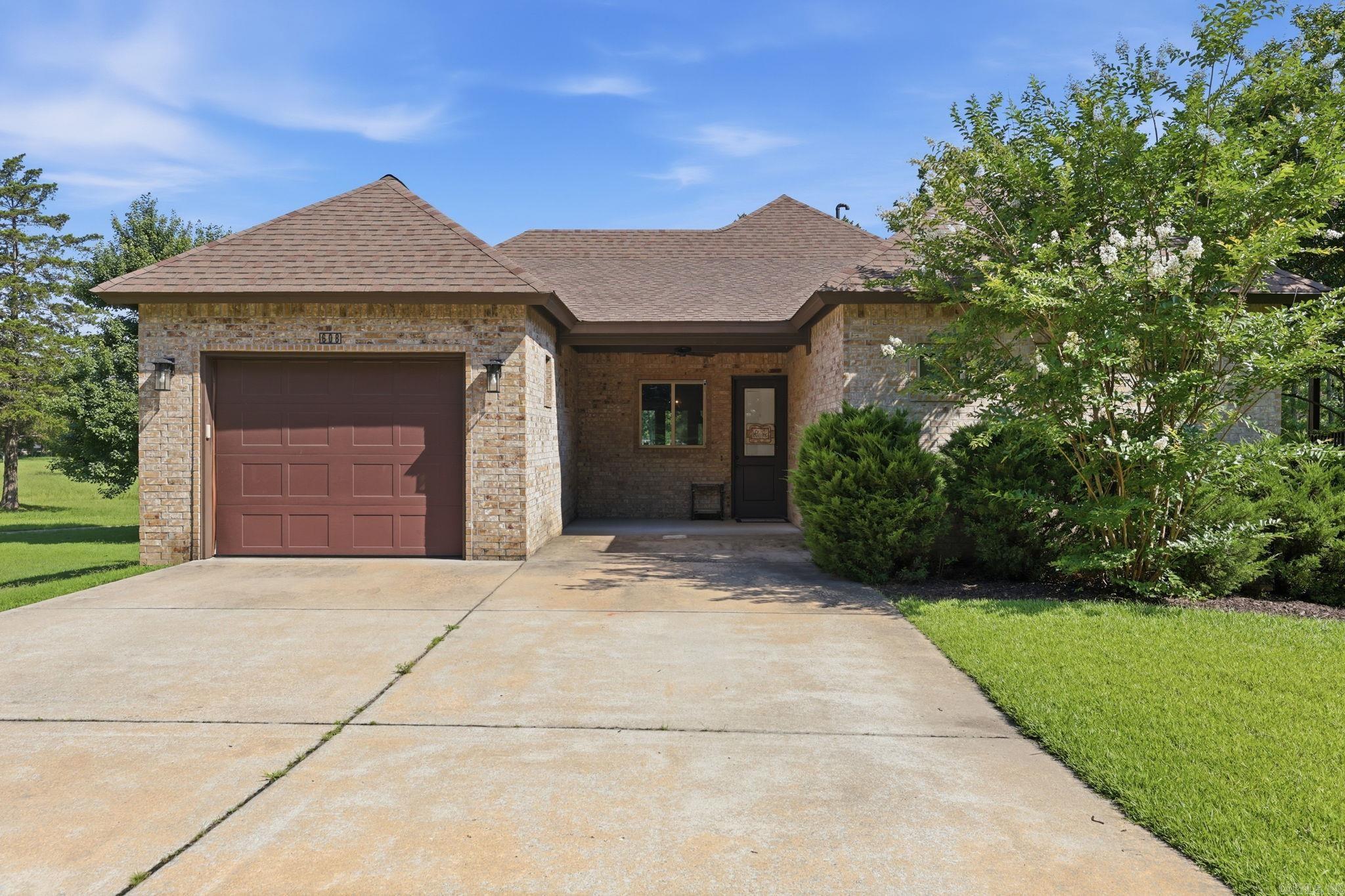 608 Cottage Lane Property Photo 43