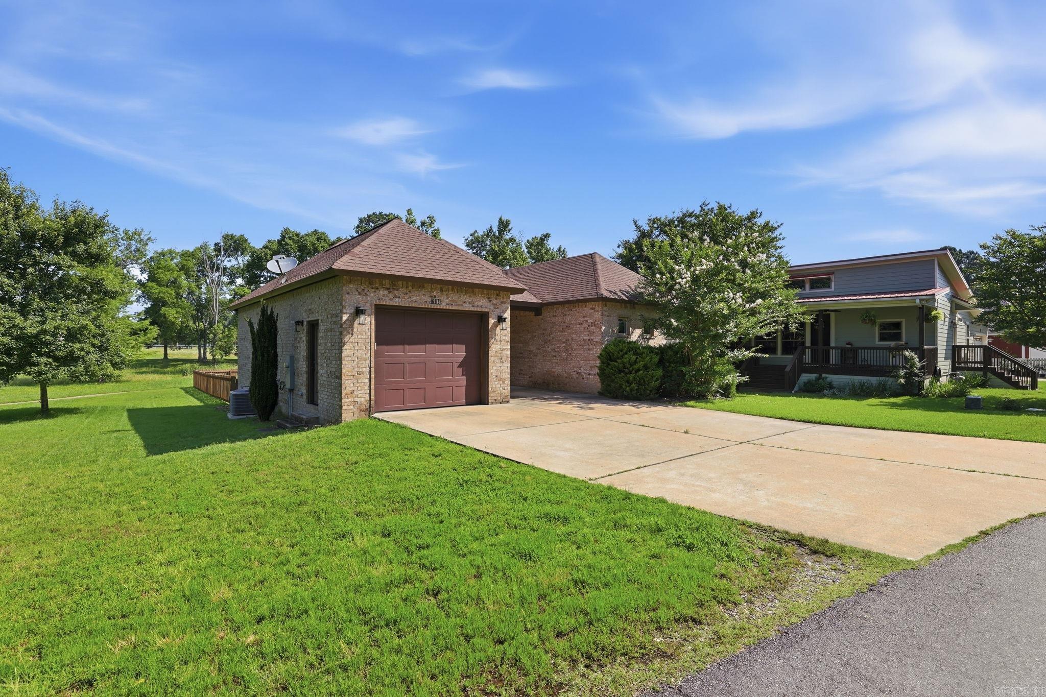 608 Cottage Lane Property Photo 45