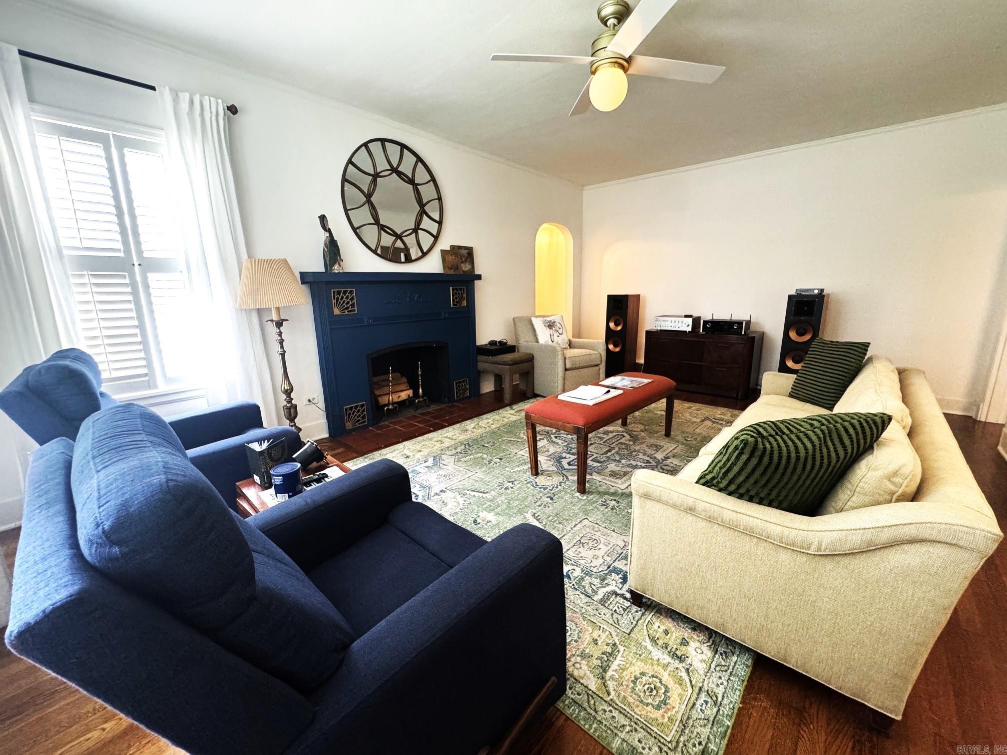 1112 Hamilton Ave E Property Photo 8