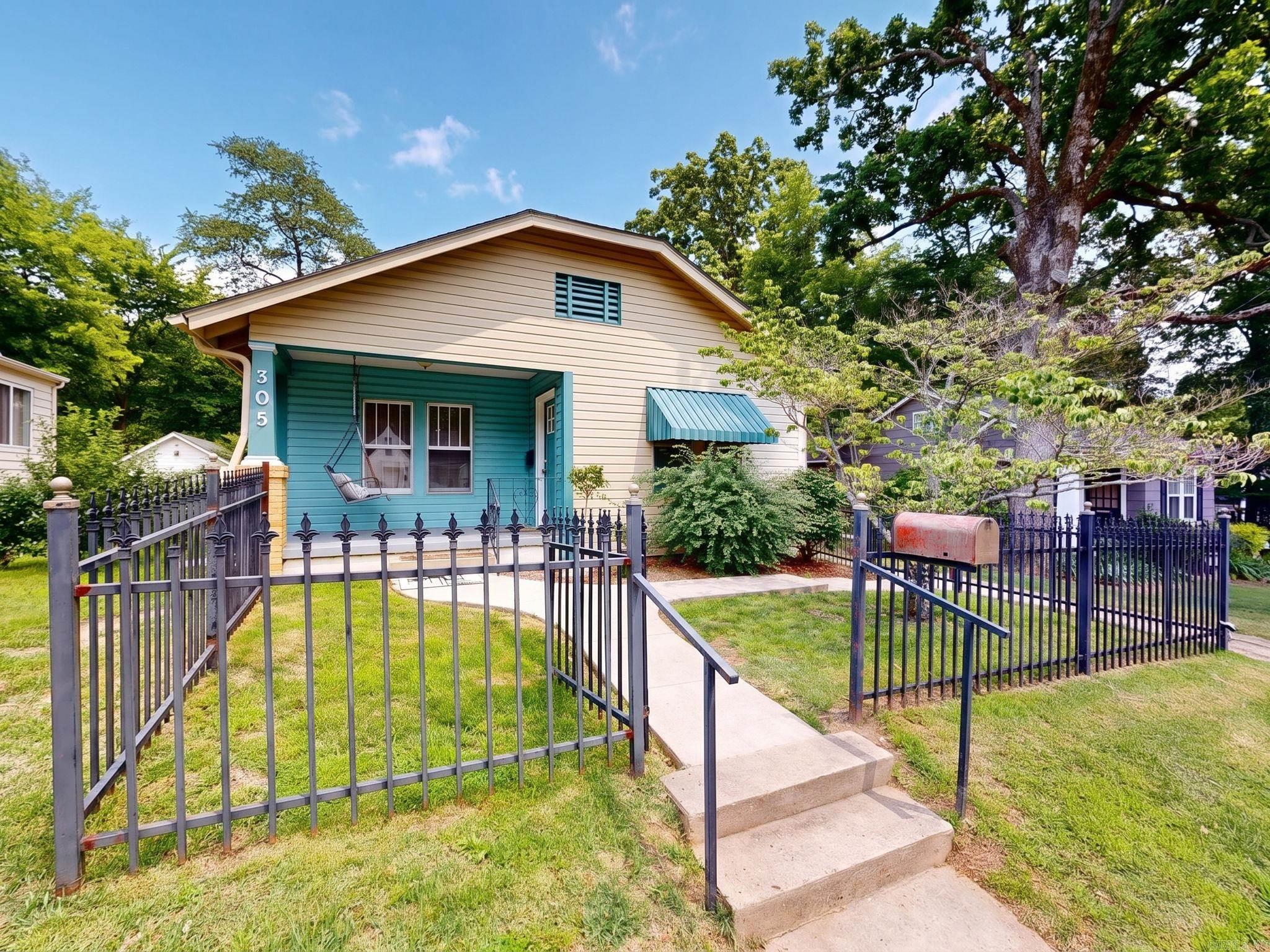 305 Richard Street Property Photo 4