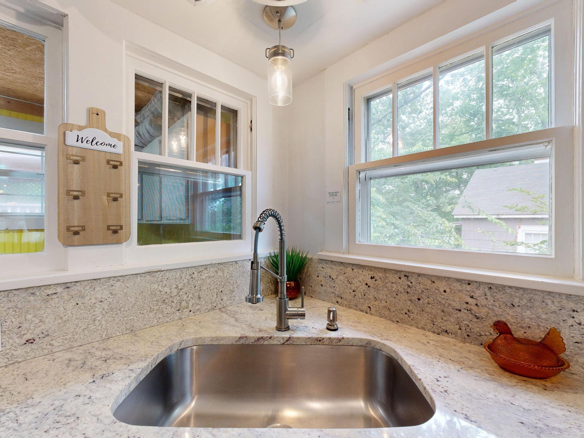 305 Richard Street Property Photo 10