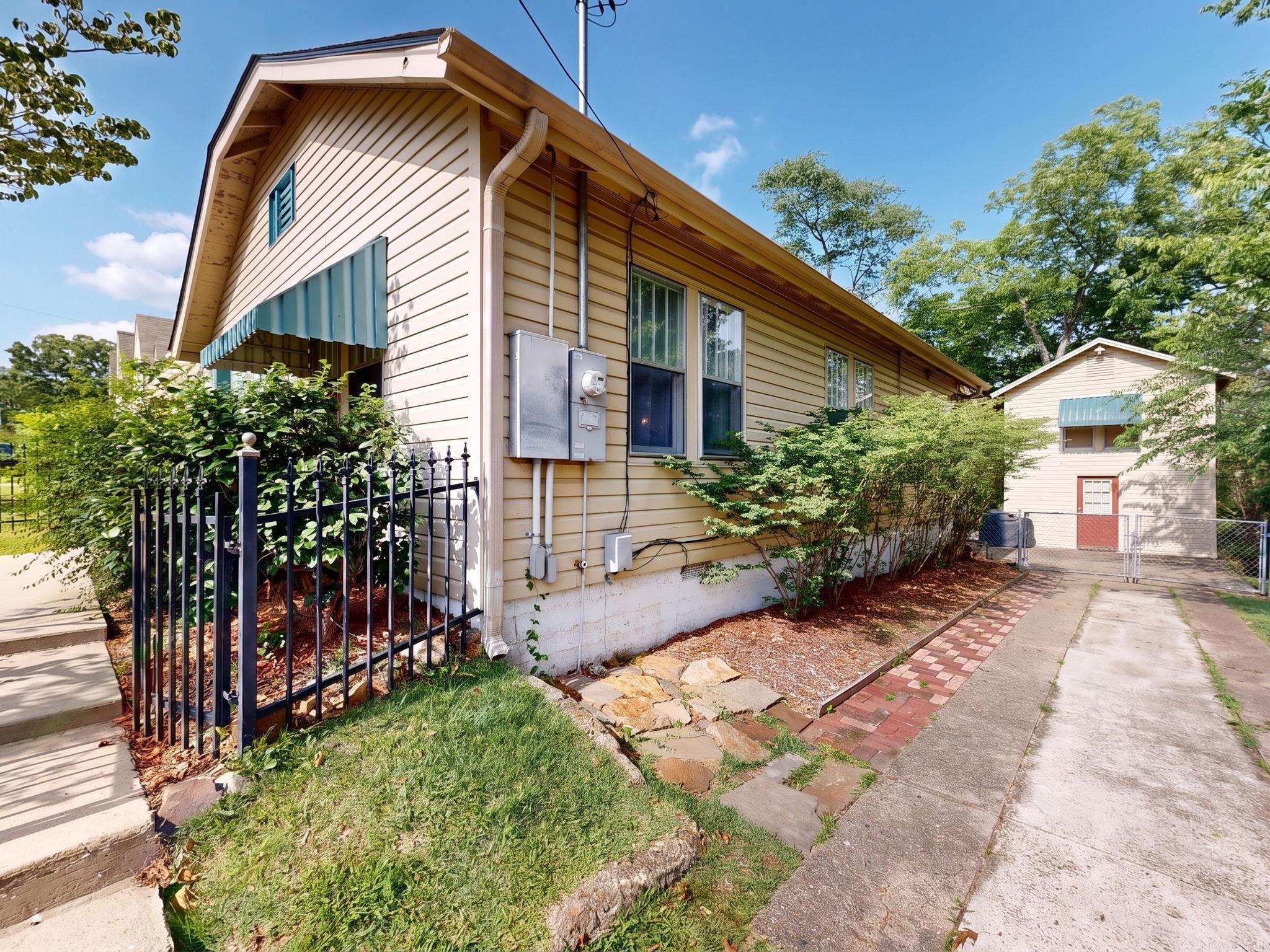 305 Richard Street Property Photo 43